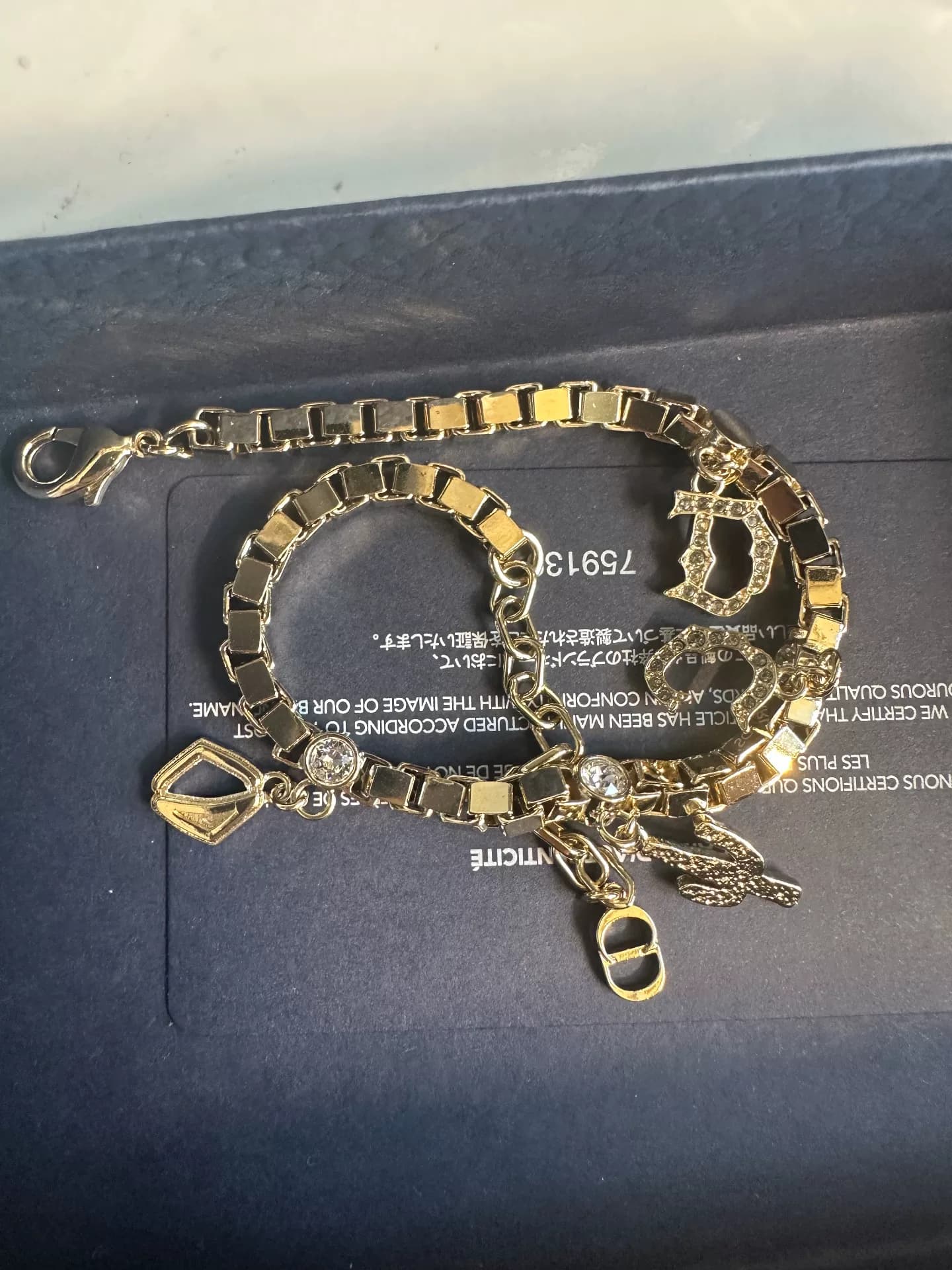 Кобрендинговый браслет Dior Travis Scott с изображением кактуса