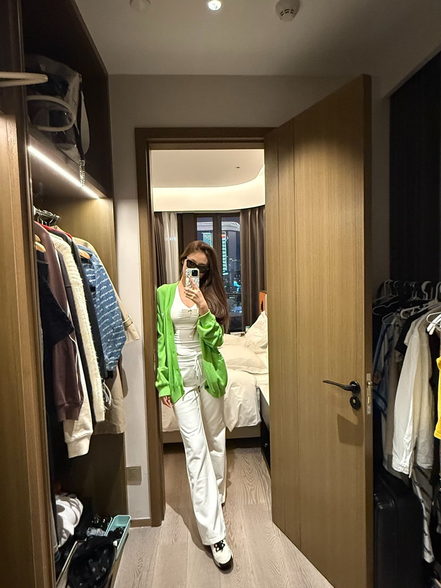 70% ИЗ БОЛЕЕ ЧЕМ 1000 аутентичных товаров НА прилавках VETEMENTS представлены ОНЛАЙН и ОФЛАЙН.