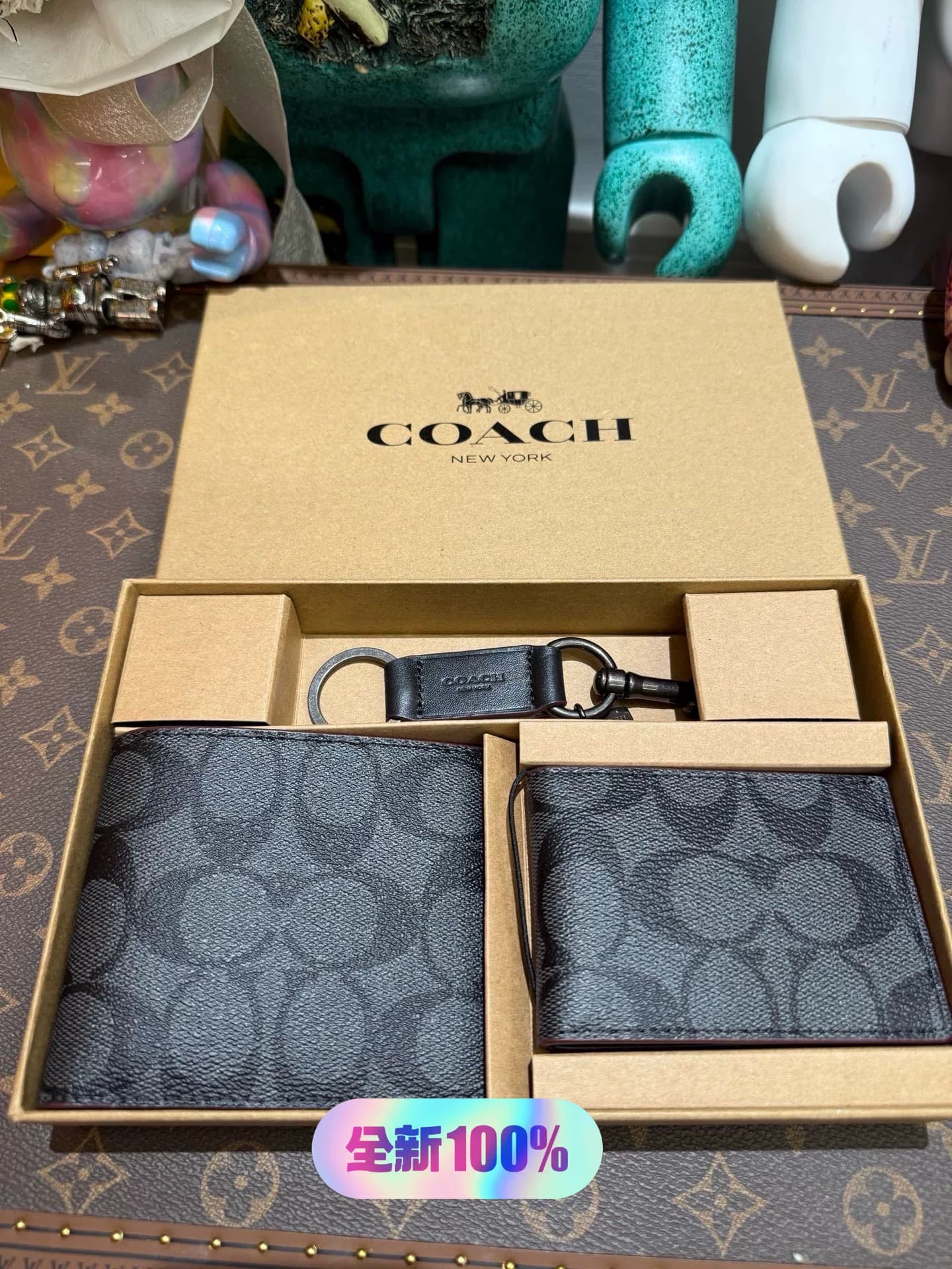Совершенно новый кошелек Nike COACH classic для пресбиопии "три в одном" с короткими рукавами в красной масляной оправе.