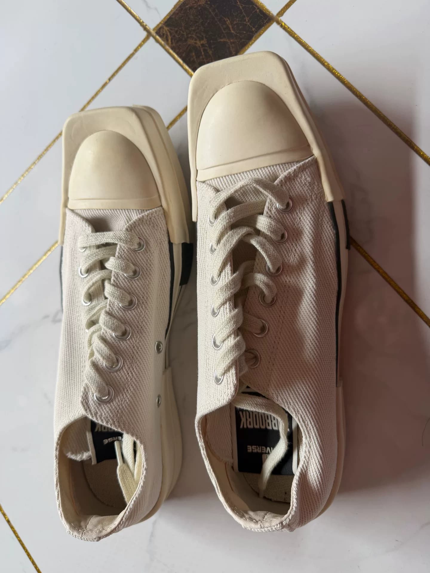 Парусиновые туфли Converse x Rick Owens от совместного бренда Rick Owens с квадратным носком, рис