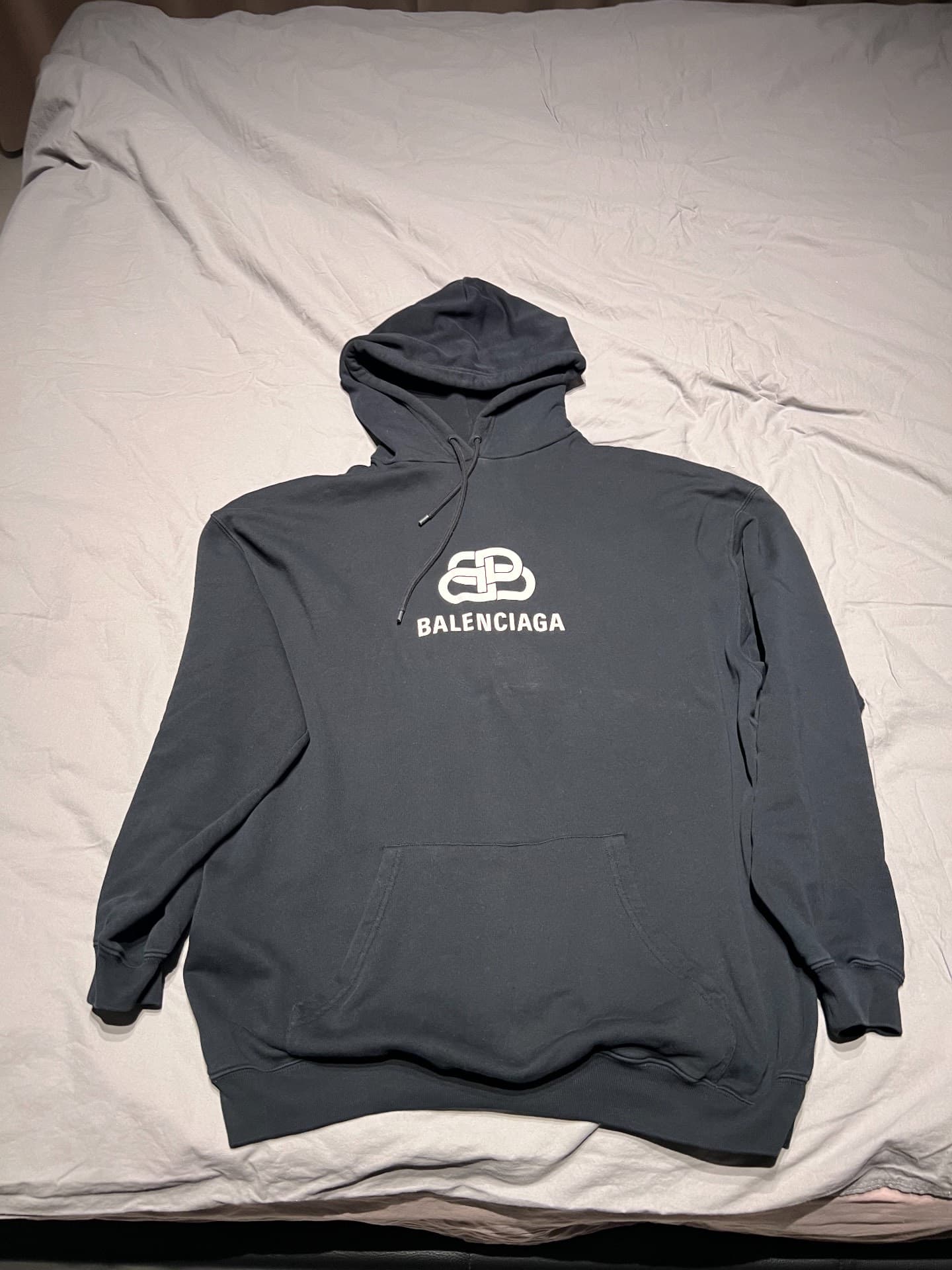 Свитер Balenciaga размера XL