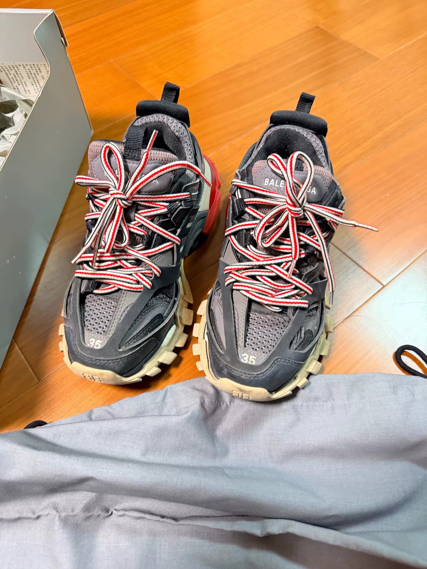 Спортивные черно-красные туфли Balenciaga daddy, размер 35, классический цвет