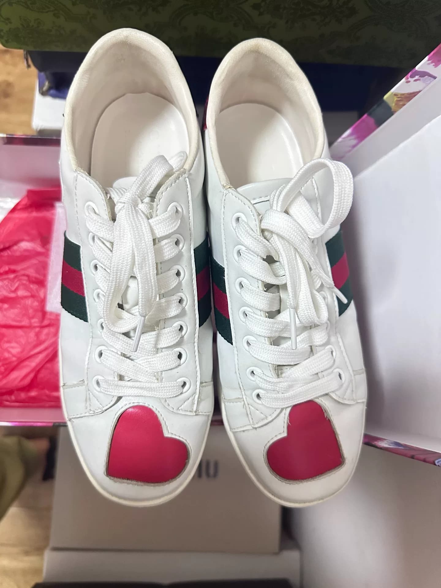 Женская обувь от Gucci GUCCI love