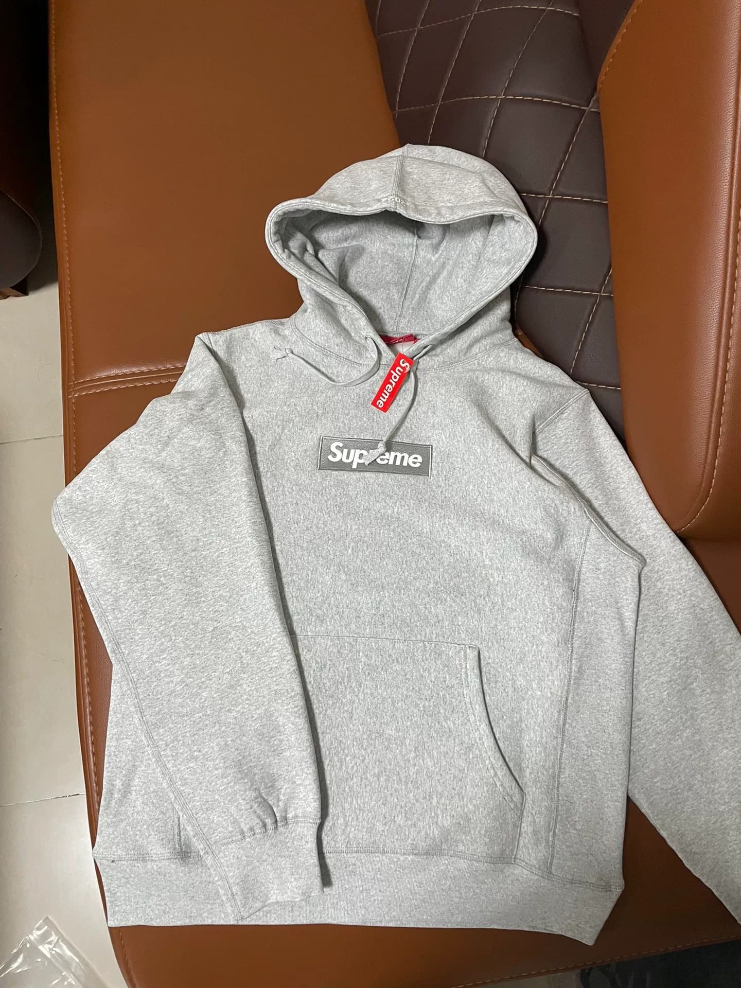 Ограниченное время, низкая цена, логотип Supreme · FW24 Box Ho