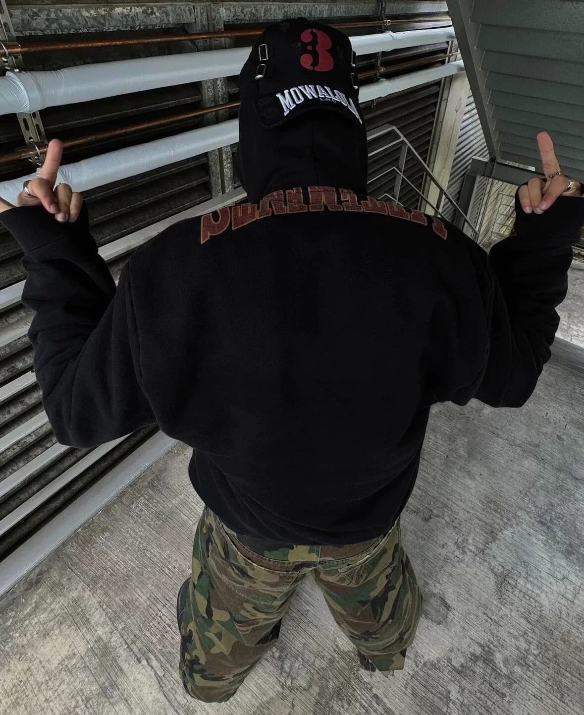 черный свитер специальной формы vetements 18Aw, сшитый на заказ