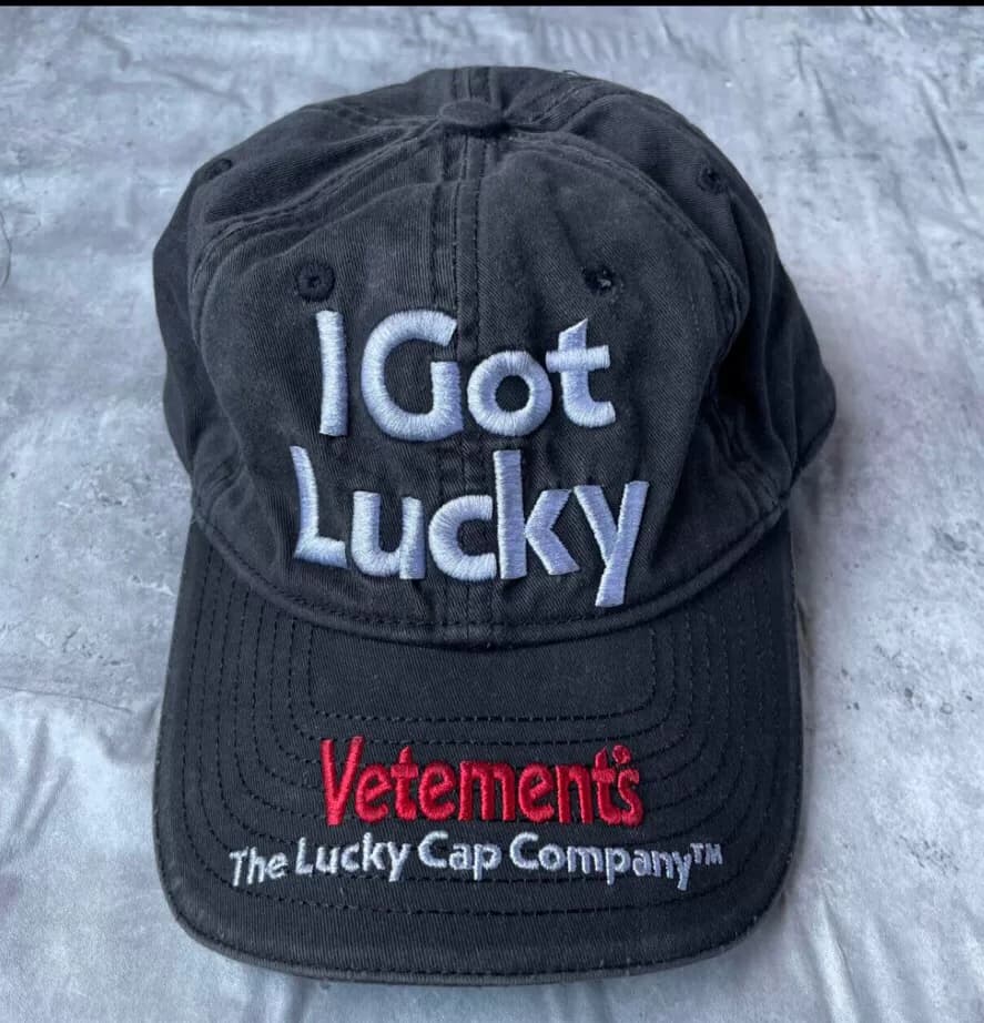 Vetements 22fw “мне повезло”