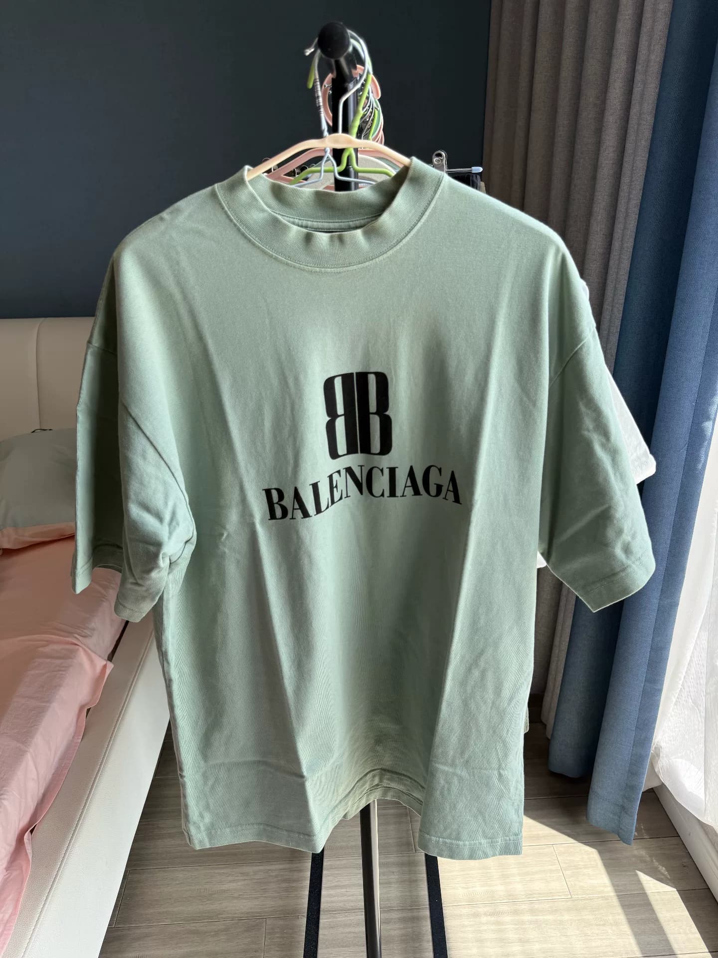 Balenciaga футболка с короткими рукавами и воротником-стойкой Balenciaga letter мужская зеленая