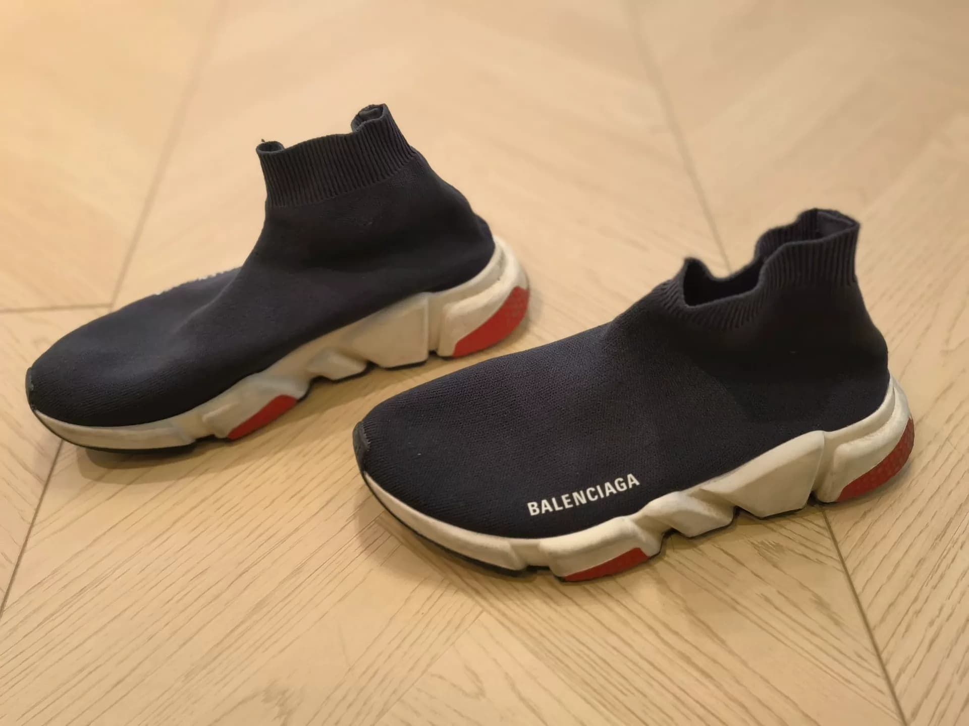 Кроссовки Balenciaga Speed socks черного, белого и красного цветов с