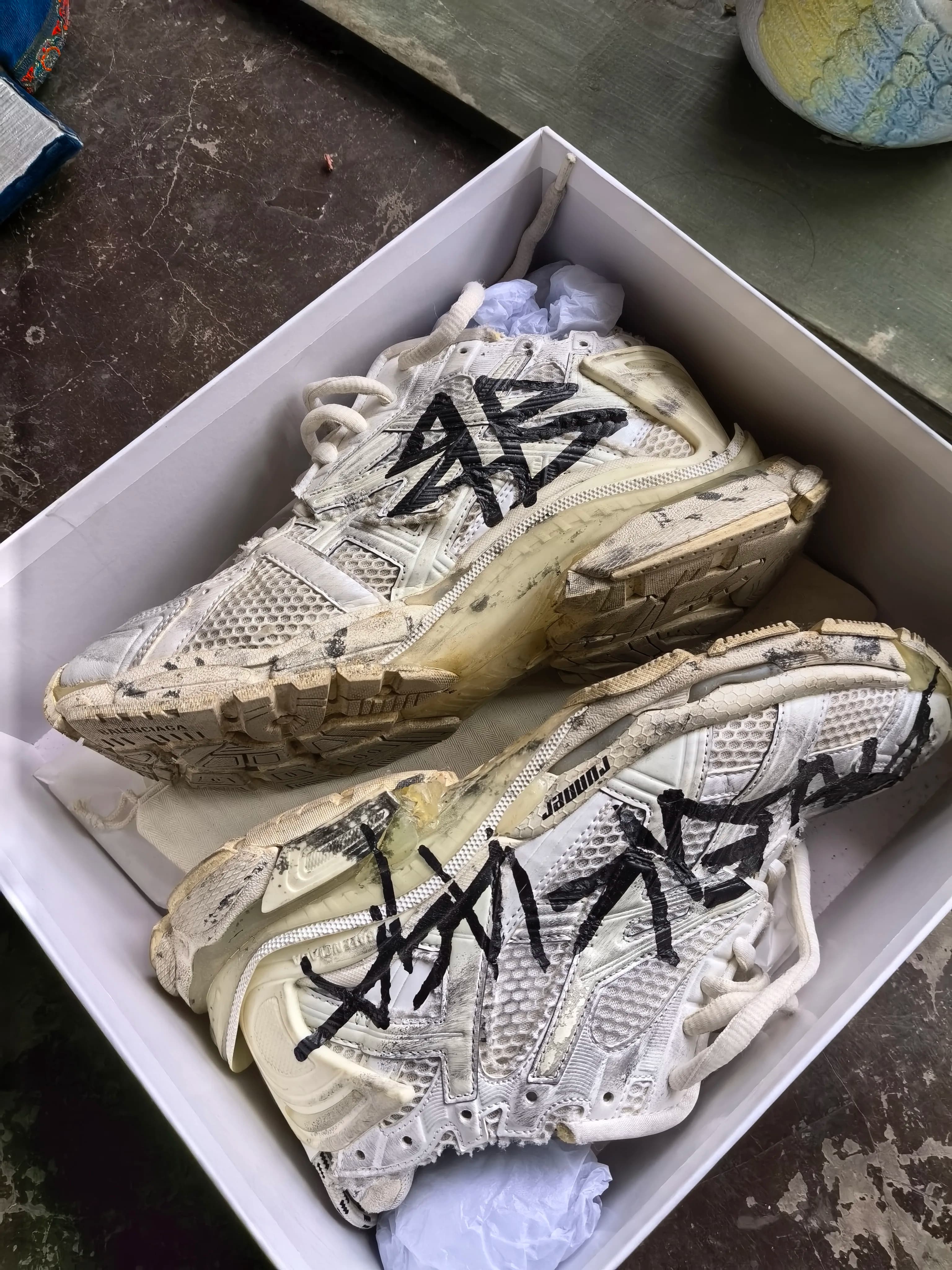 Balenciaga Бегунья Balenciaga Белая сетчатая потертая краска