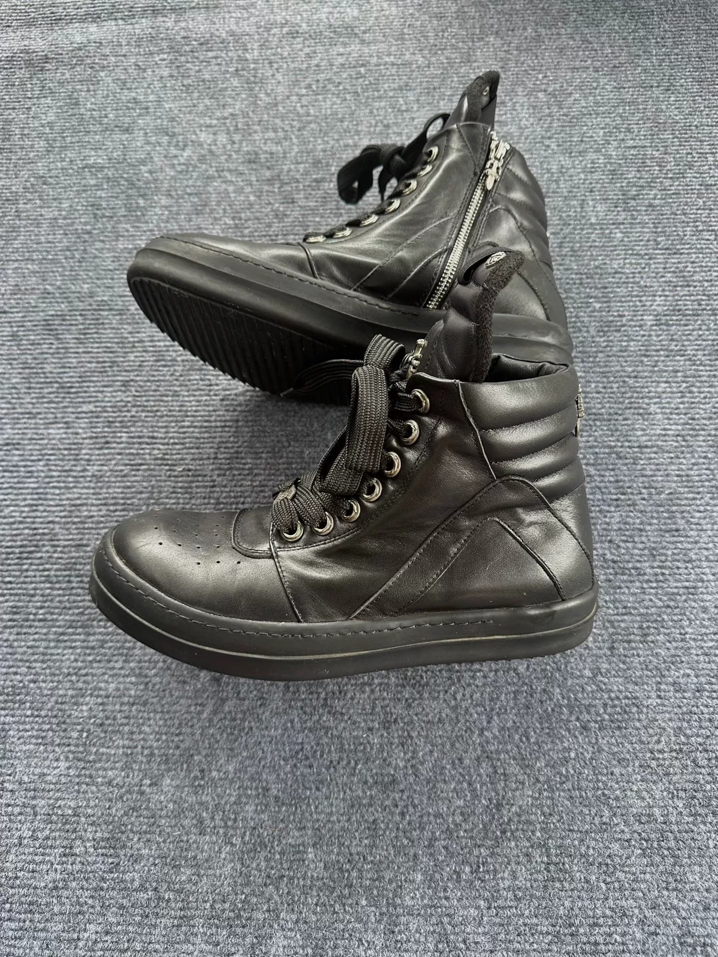 перевернутый треугольник rickowens ro Crow Heart под общим брендом Black Warrior