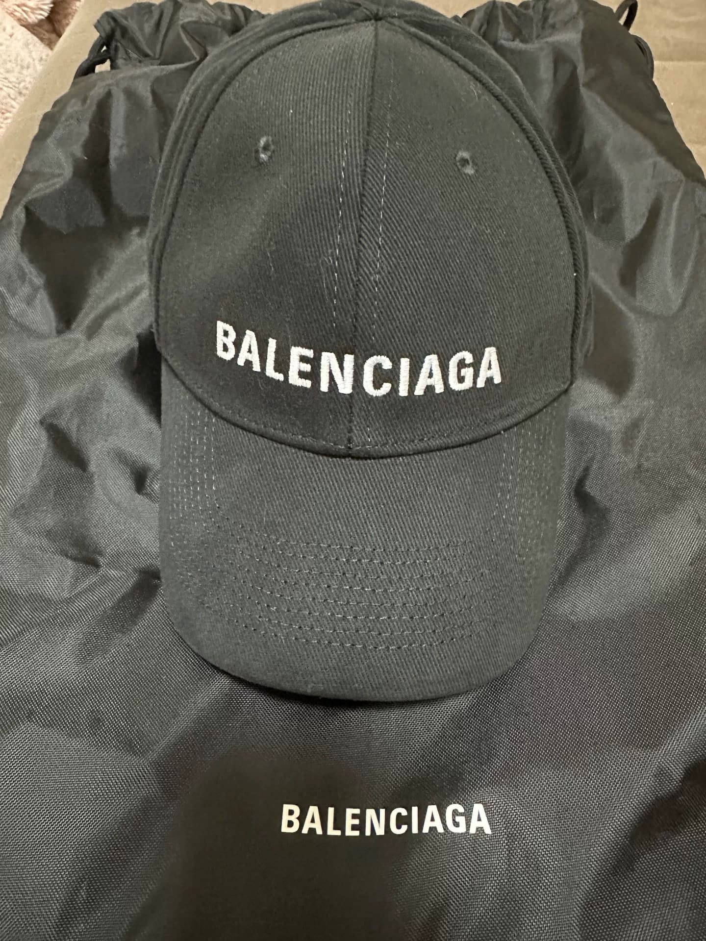 Уходи!Черная кепка с логотипом Balenciaga, размер L