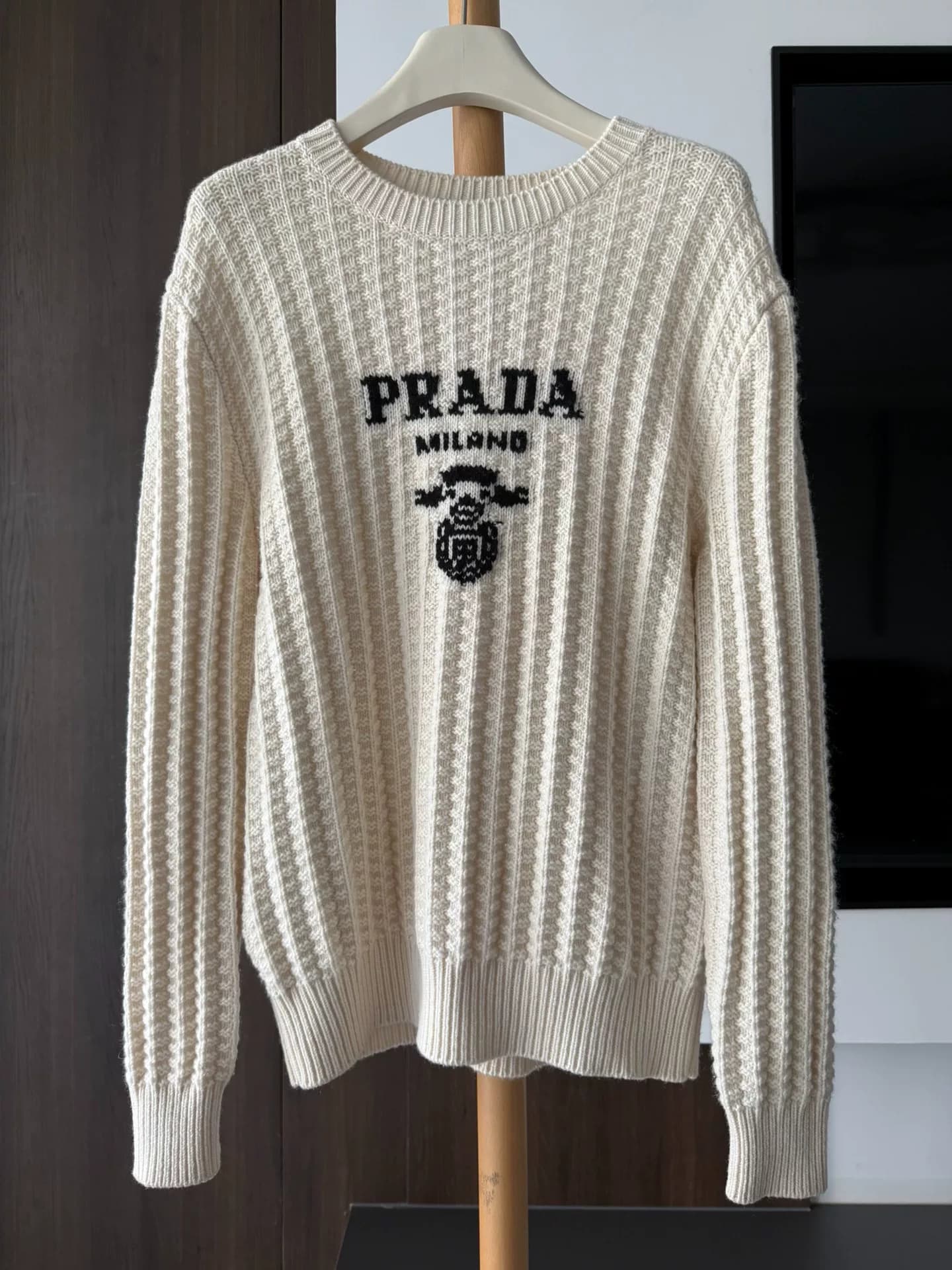 Prada кашемировый вязаный женский свитер Prada из натуральной кожи