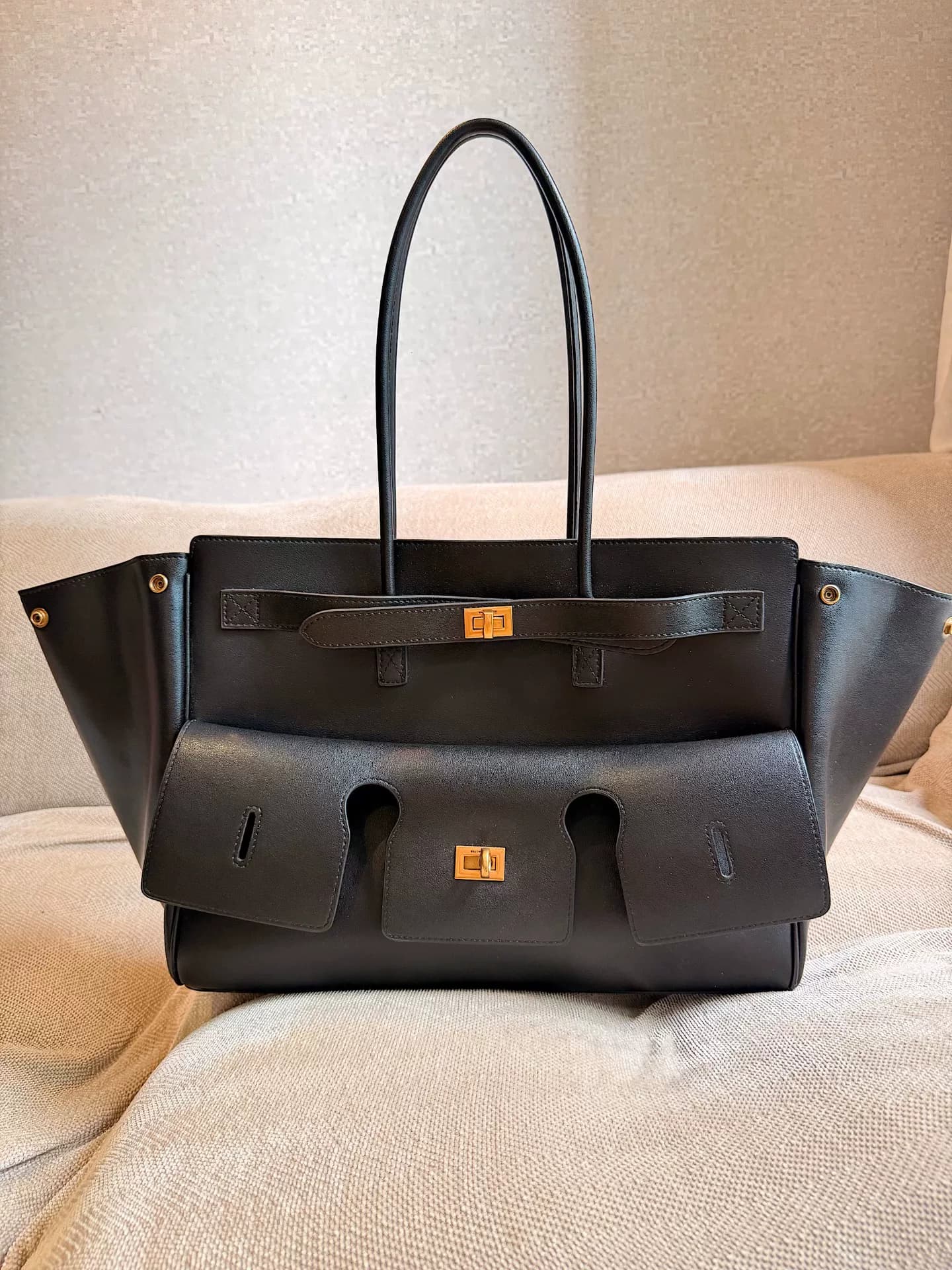 Balenciaga Bel Air medium black Gold, для сестры~