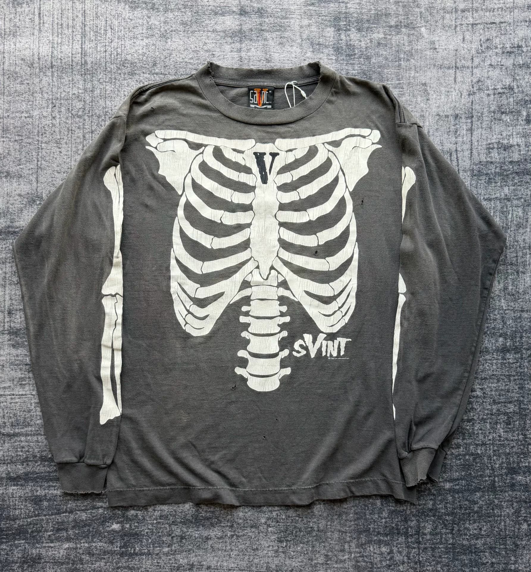Кобренд Saint Mxxxxxx x Vlone черного цвета