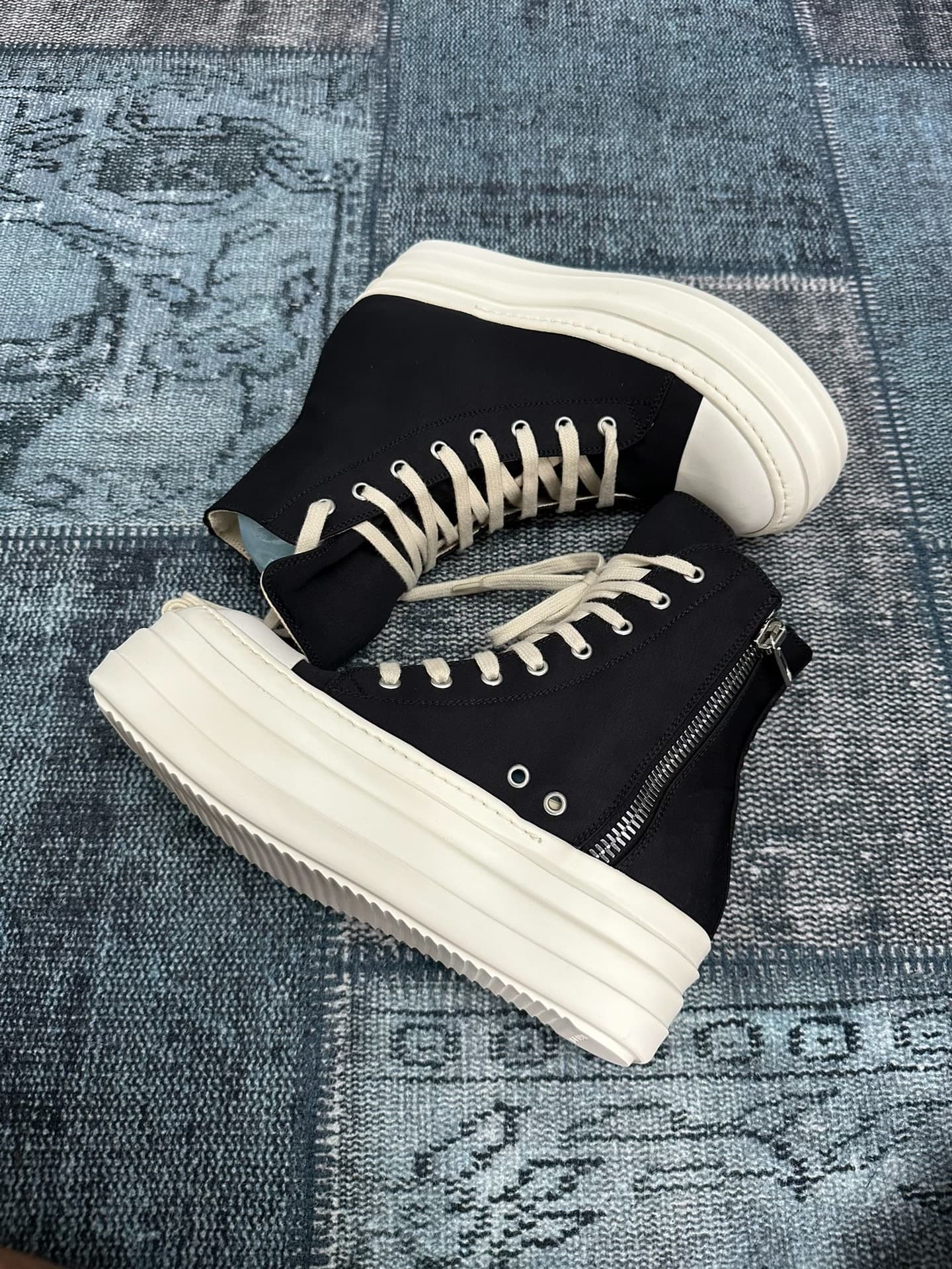 Кроссовки Converse 38 violent increase от Rick owens на толстой подошве стали очень популярны в последние два года