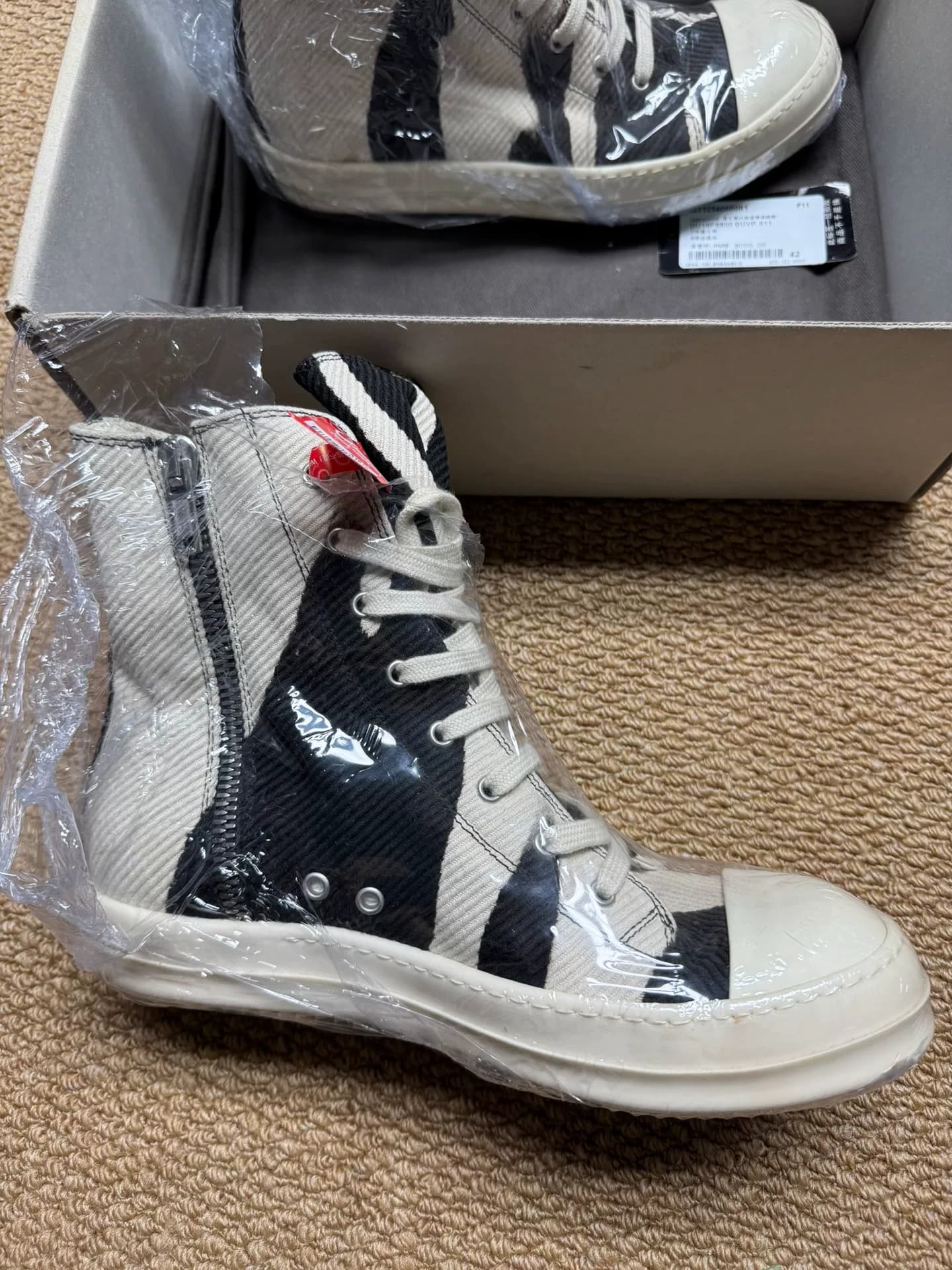 Парусиновые брюки RICKOWENS DRKSHDW RO с высоким берцем big converse сложной линии