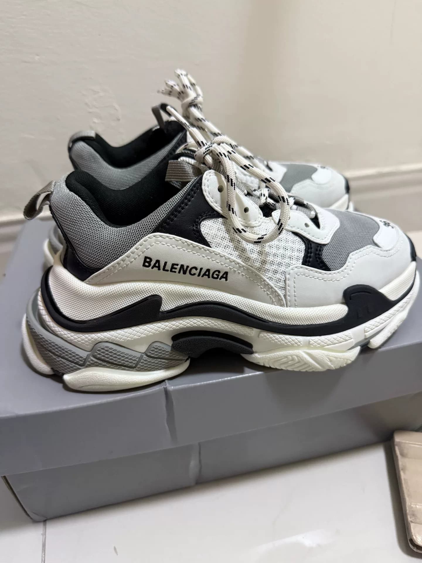 Из коллекции reserved Balenciaga Triple S туфли для папы
