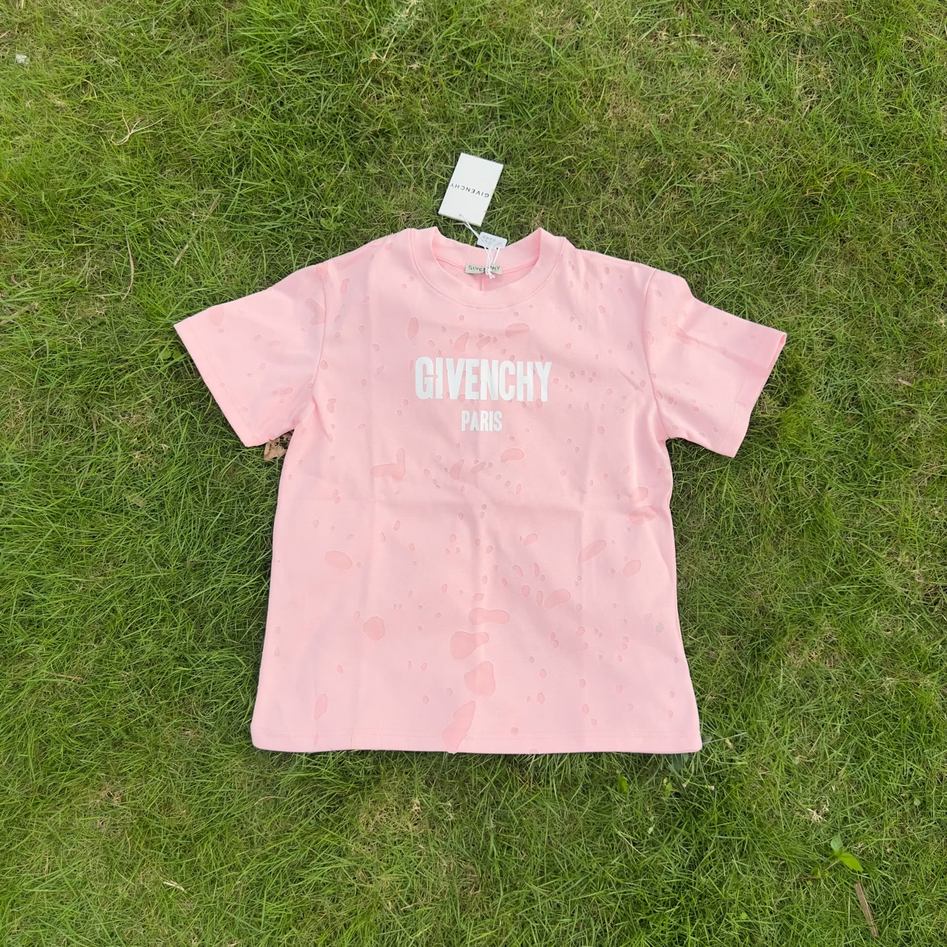 Футболка Givenchy Givenchy pink с брызгами чернил, совершенно новая, с биркой и тремя этикетками в комплекте