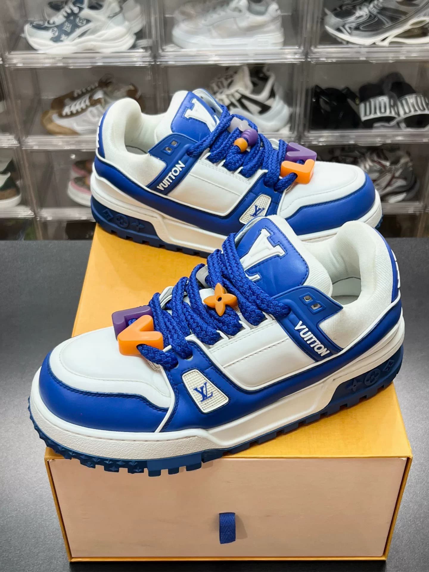 LV TRAINER Chubby Ding Бело-голубой UK8.5 размер 42,5
