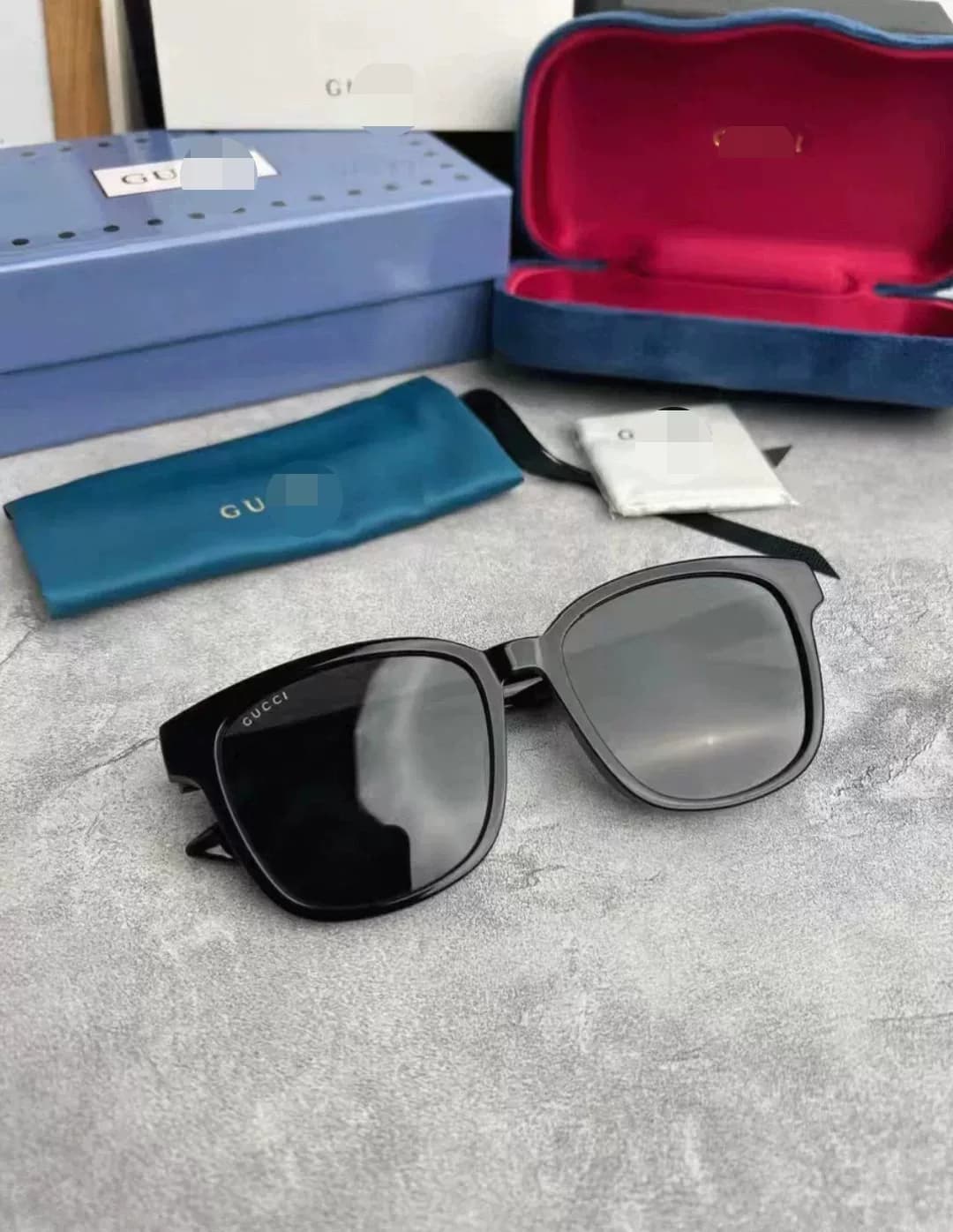 Солнцезащитные очки Gucci/Гуччи GG0637SK-001 - это тонкие и универсальные очки для повседневной носки