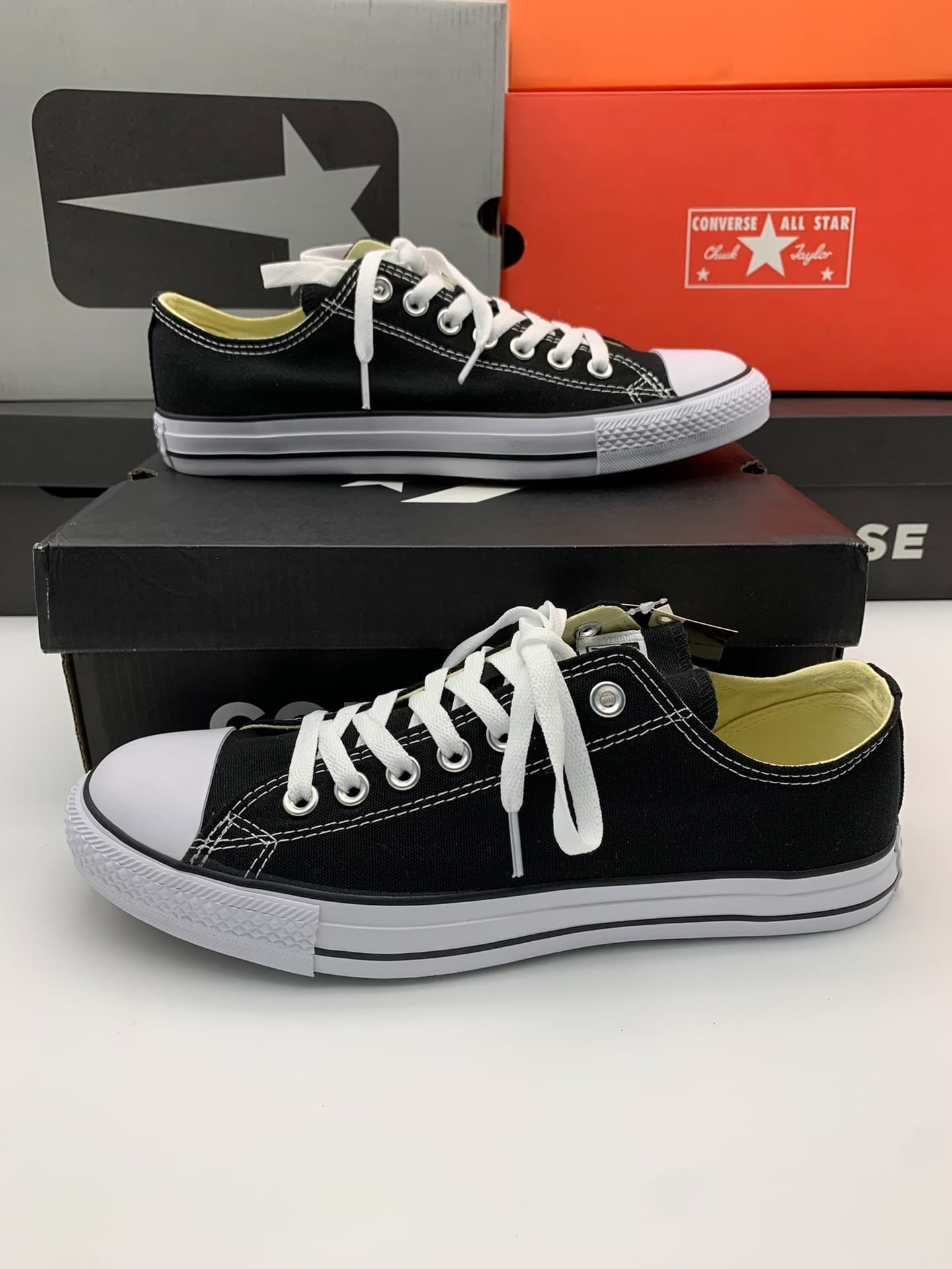 Совершенно новые классические парусиновые туфли Converse Converse All Star с низким берцем,