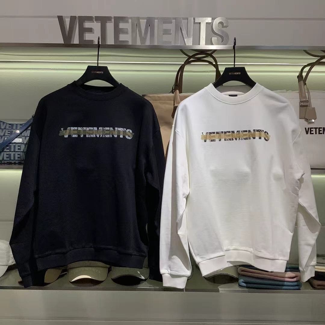 Милый свитер-пуловер от VETEMENTS, совершенно новый, подлинный, с полными бирками!Пункт № 6