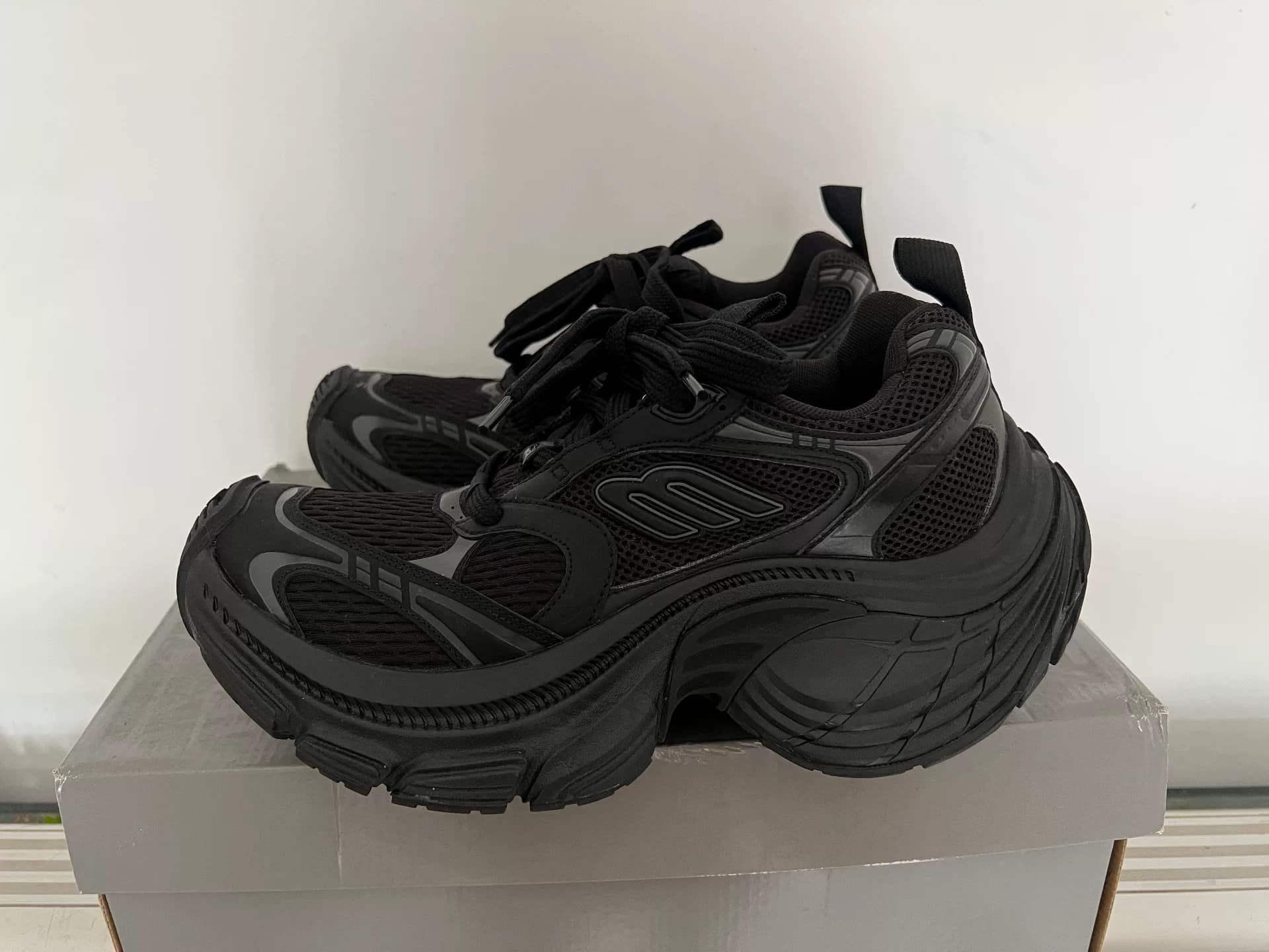 Balenciaga 10xl размер 44