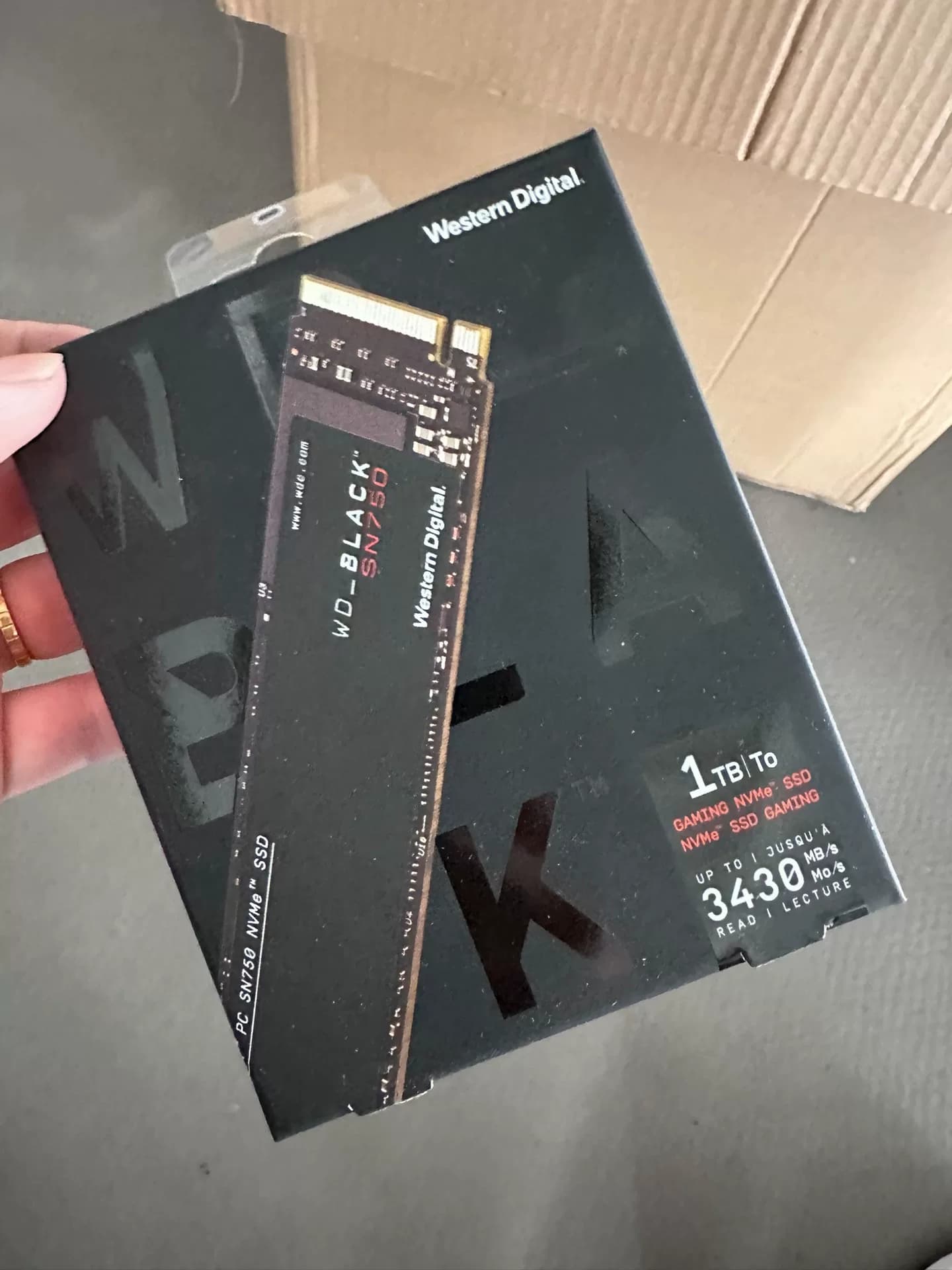 Совершенно новый, нераспечатанный Western Digital WD_BLACK+SN750+1 ТБ +NVM