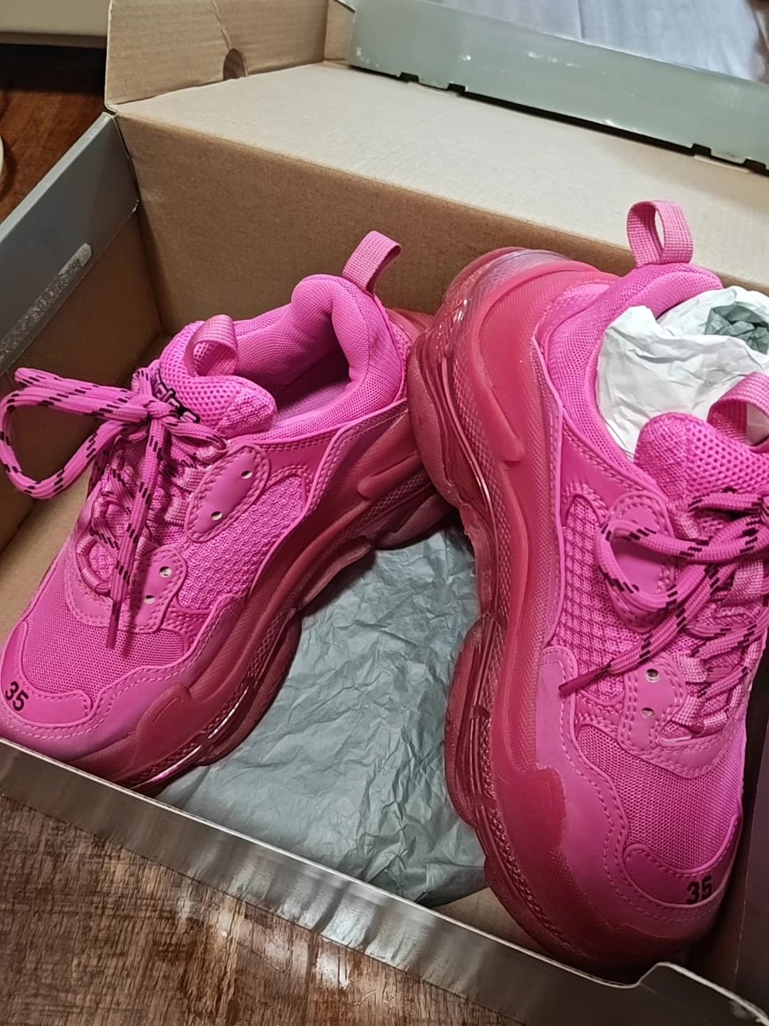 Розовые туфли Balenciaga Triple S для папы 35-го размера, подлинные, с прилавка Xi'an SKP