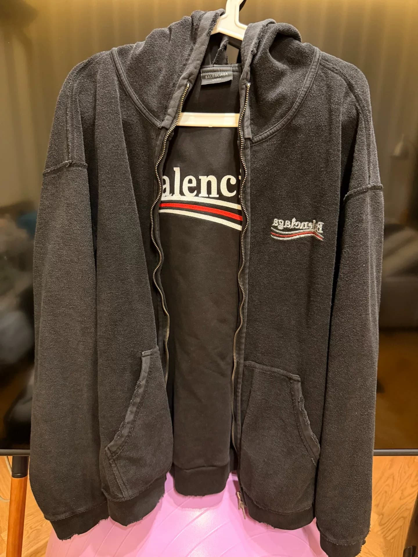 Balenciaga Одежда в стиле Balenciaga reverse - специальное издание в том же стиле