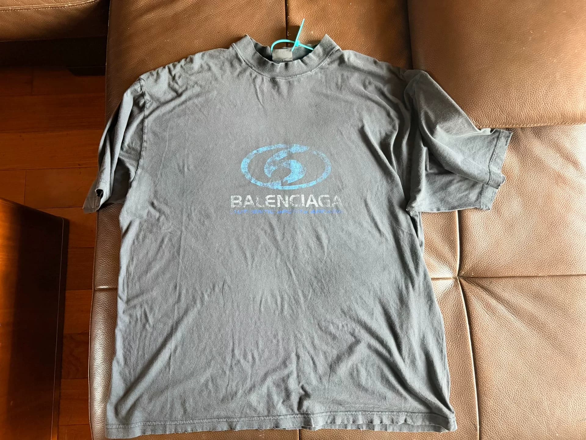 Balenciaga Wave t размер l совершенно новый