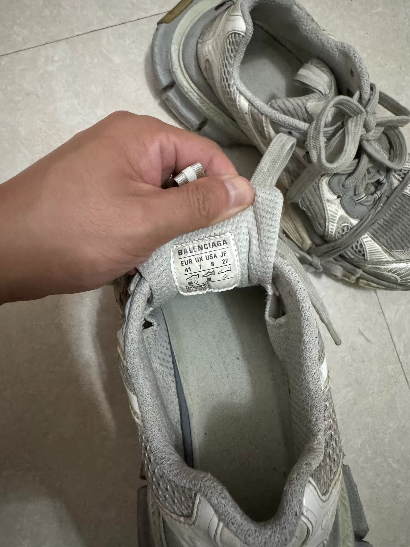 Обновленная версия Balenciaga 3XL Ultimate 41 размера в серо-белой цветовой гамме