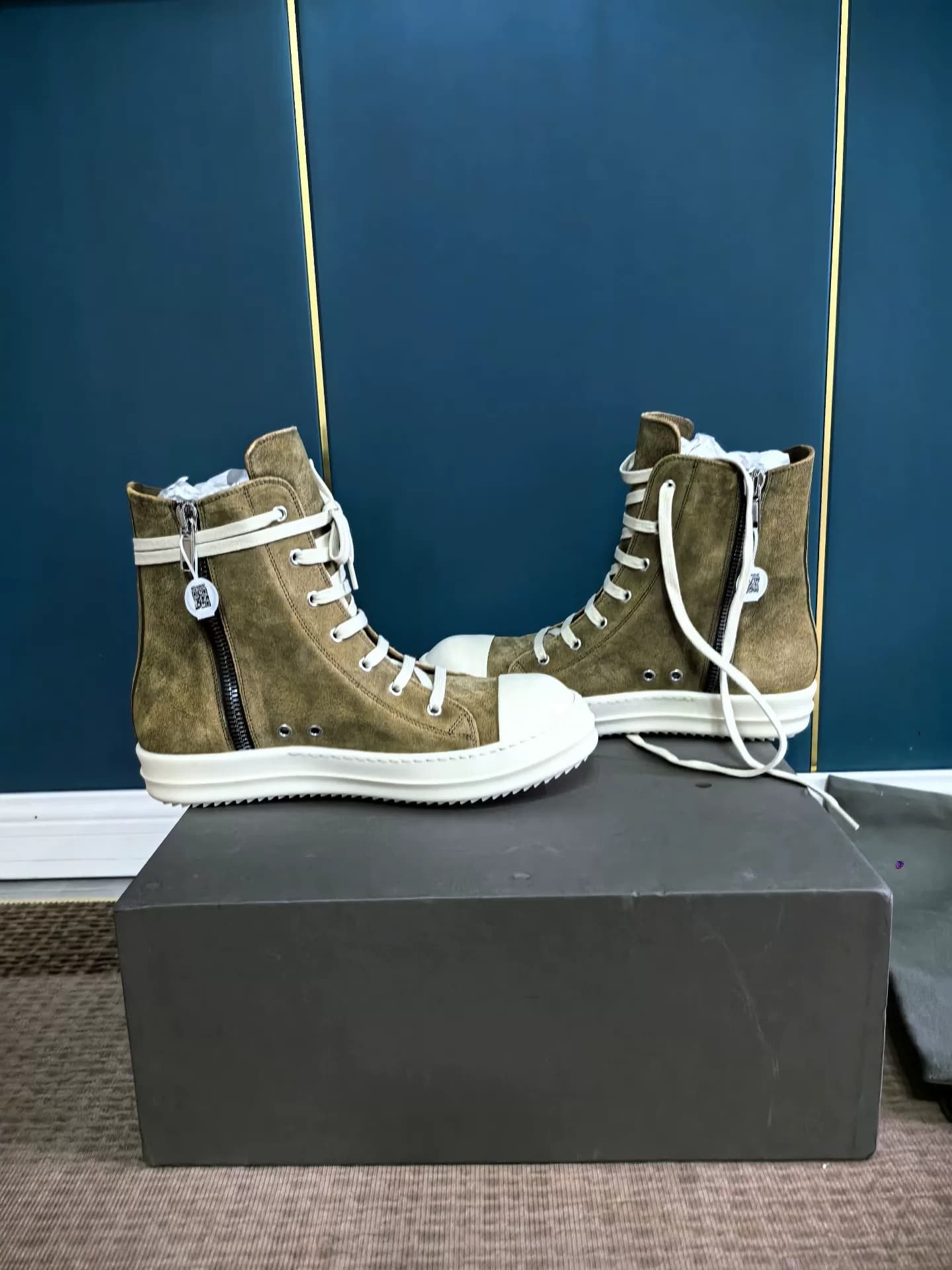 Распроданы кроссовки converse с высоким берцем из основной линейки rick owens ro