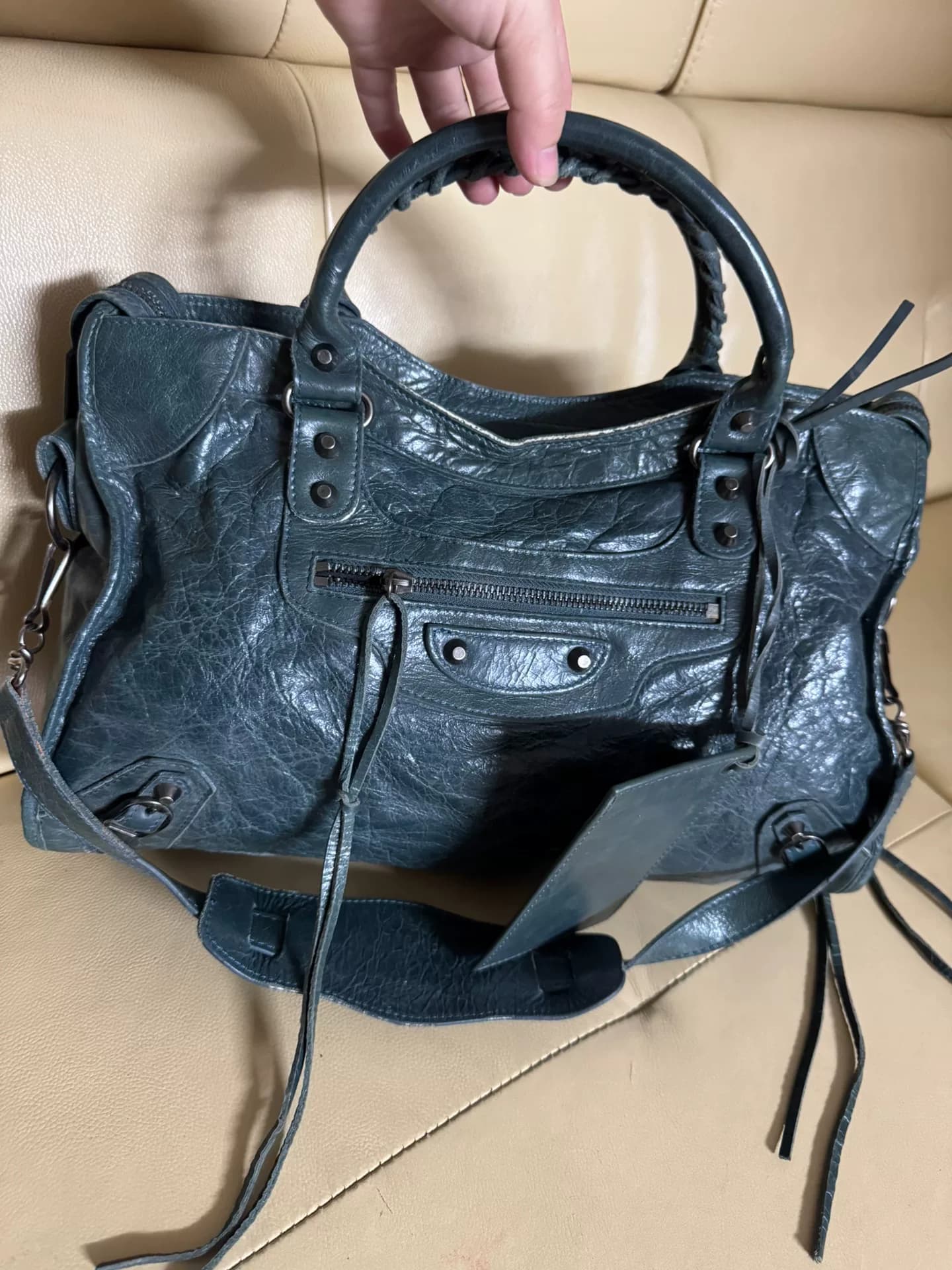Balenciaga Мотоциклетная сумка Balenciaga, классический средний размер, темно-зеленый, кожаный материал