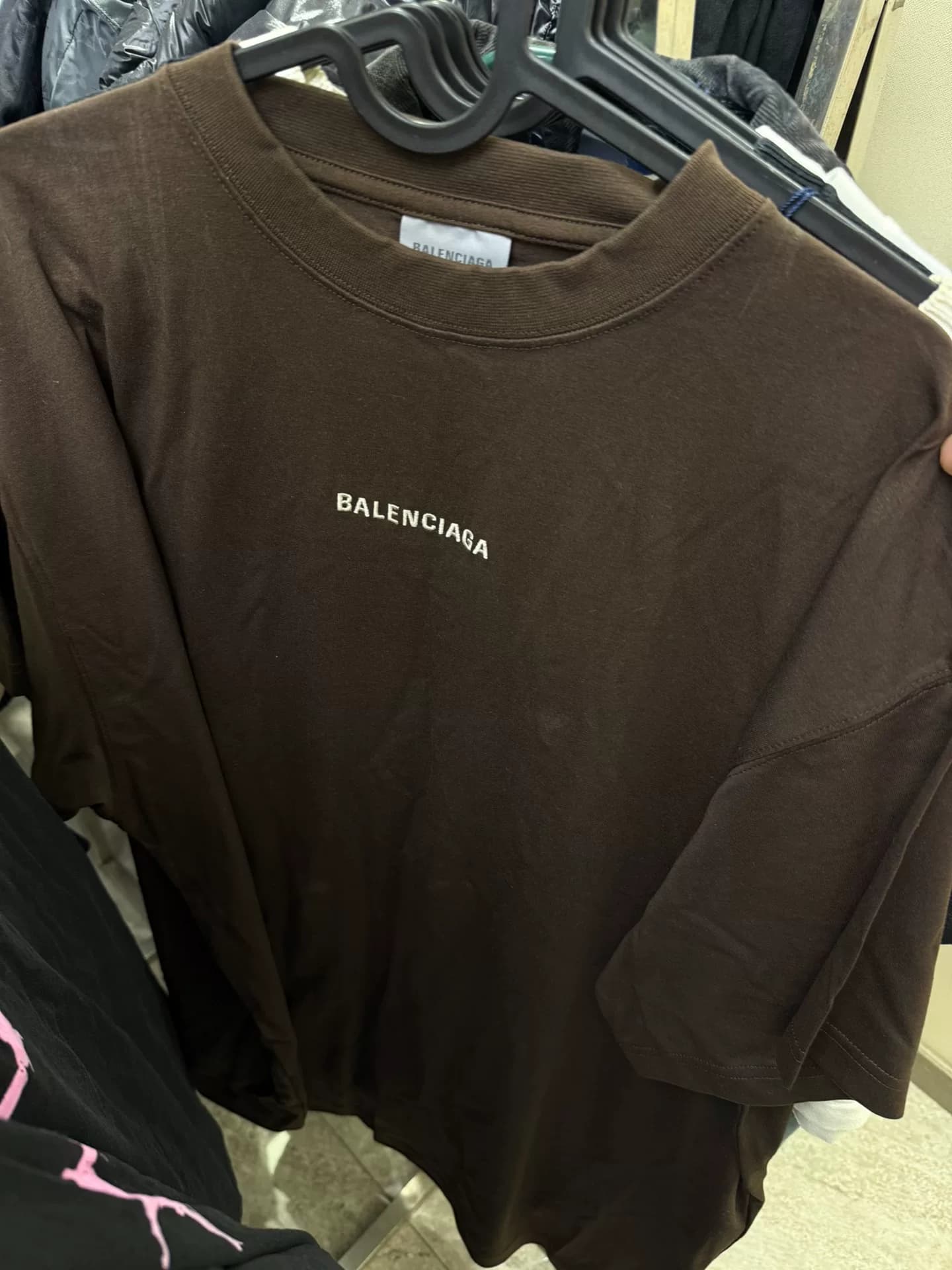 Коричневые буквы Balenciaga спереди и сзади с короткими рукавами m совершенно новые