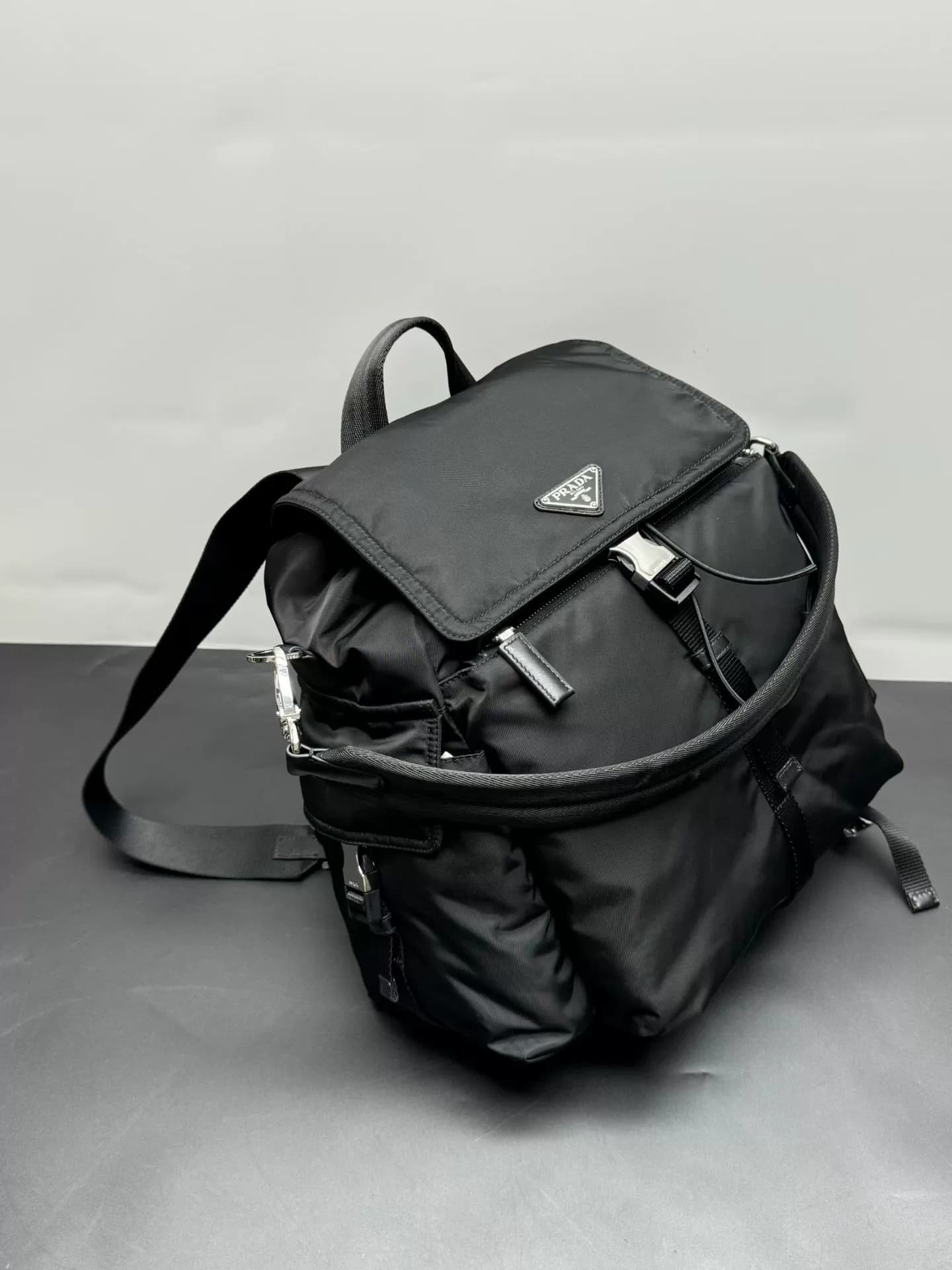 Рюкзак серии Prada Explore Рюкзак Prada