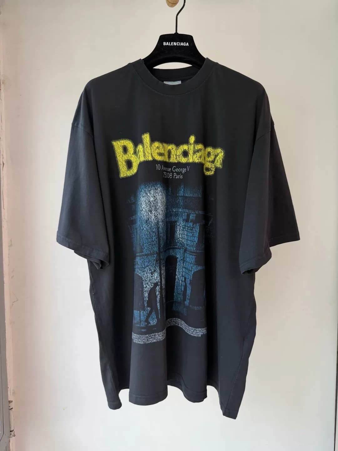 Футболка с круглым вырезом и буквенным принтом amBalenciaga Balenciaga SS26