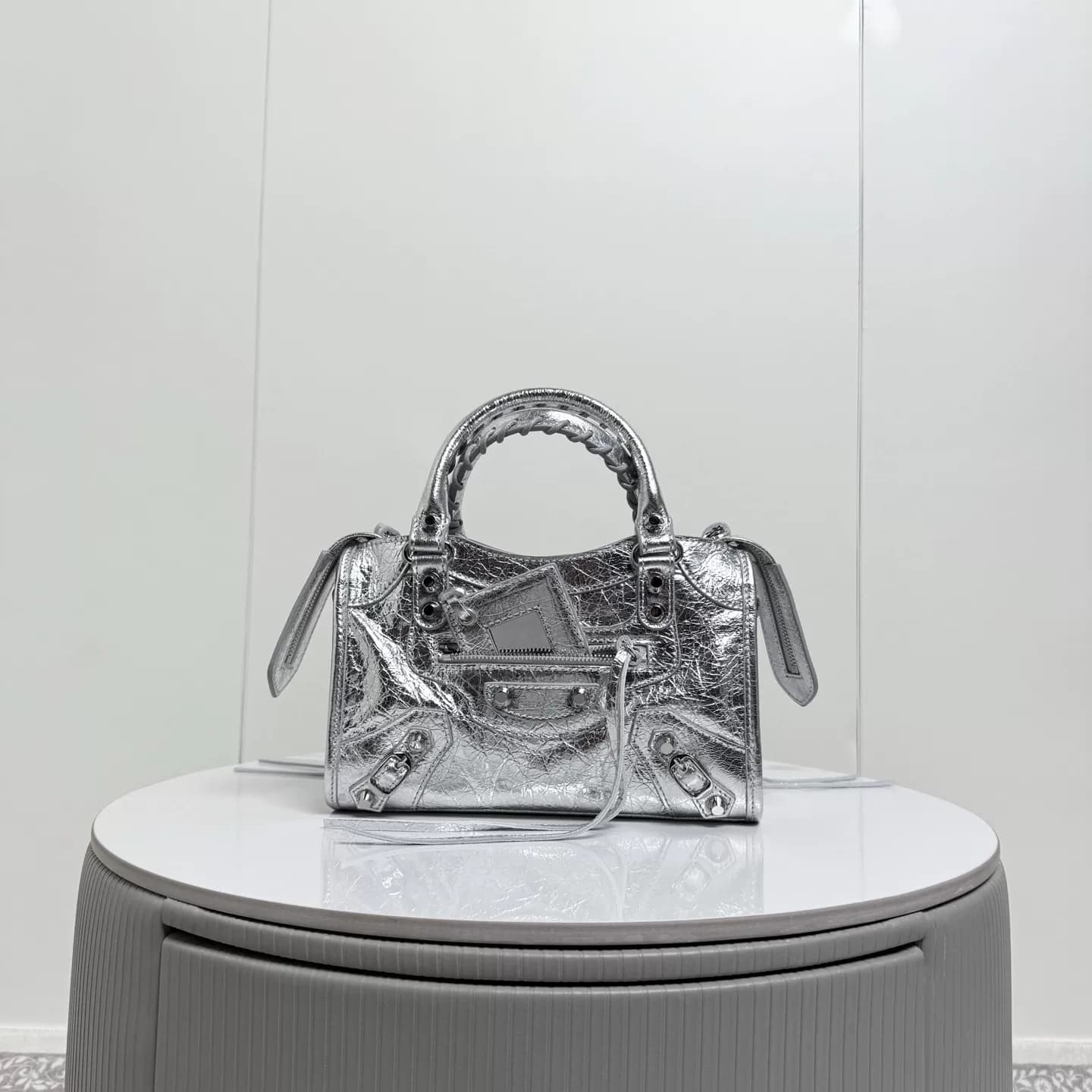 совершенно новый!Новая мини-мотоциклетная сумка Balenciaga Le City 26