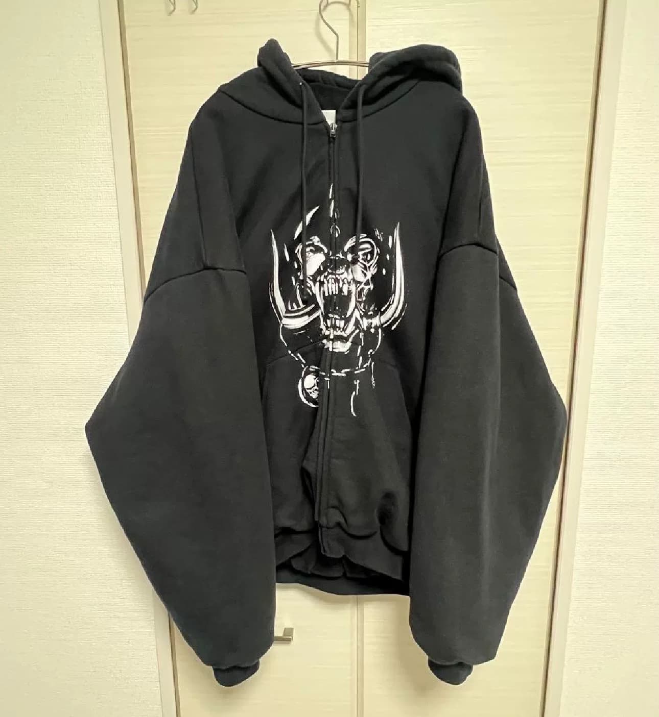 Толстая куртка на молнии Vetements, очень редкая, вариант очень приемлемый