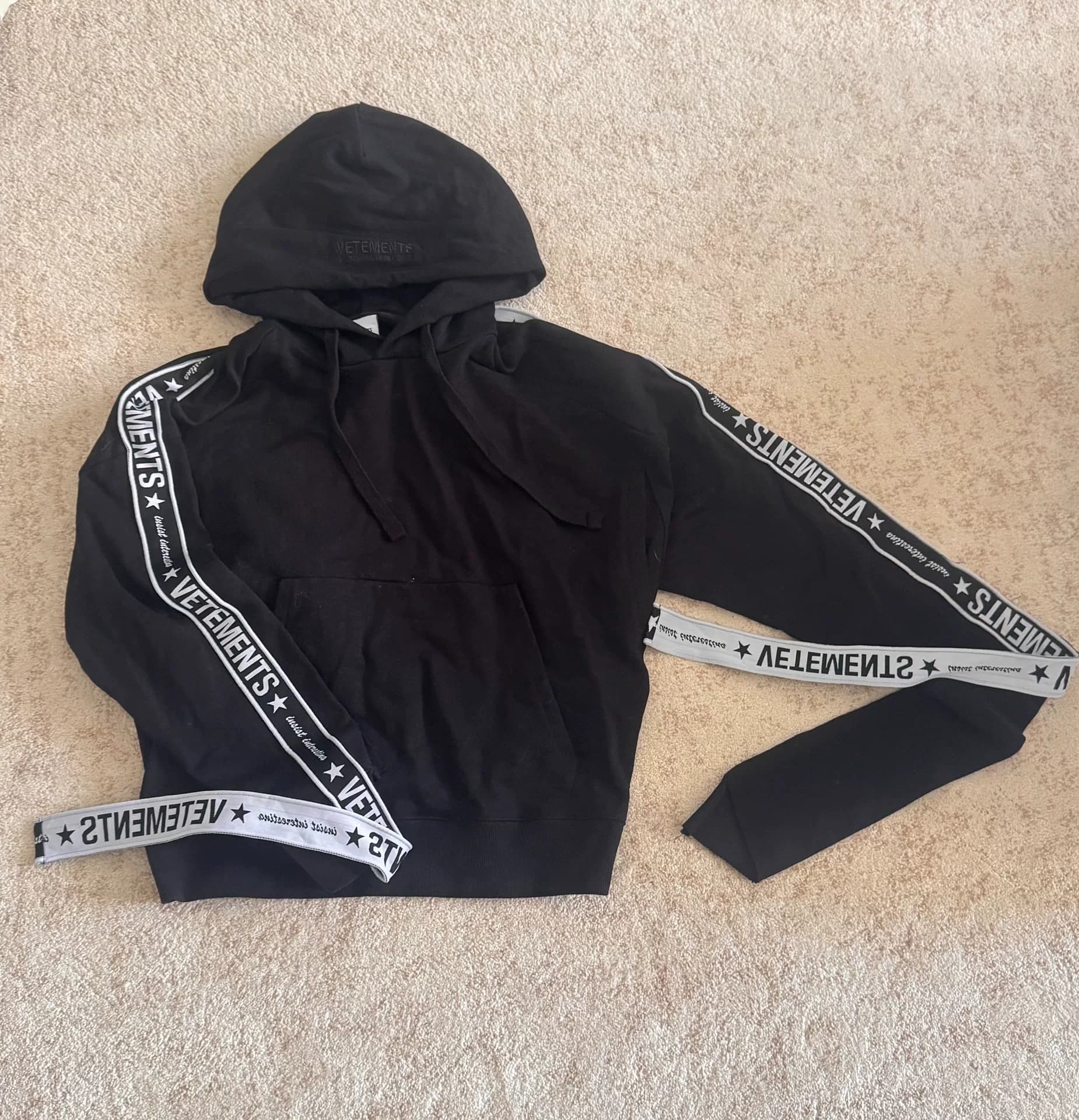 Толстовка с капюшоном VETEMENTS с длинными рукавами, свободный повседневный свитер с капюшоном размера M, офлайн-магазин one