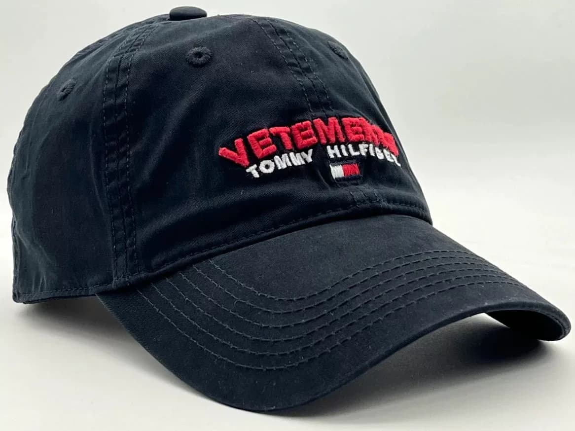 Кобрендовая палочка Vetements x от Tommy Hilfiger