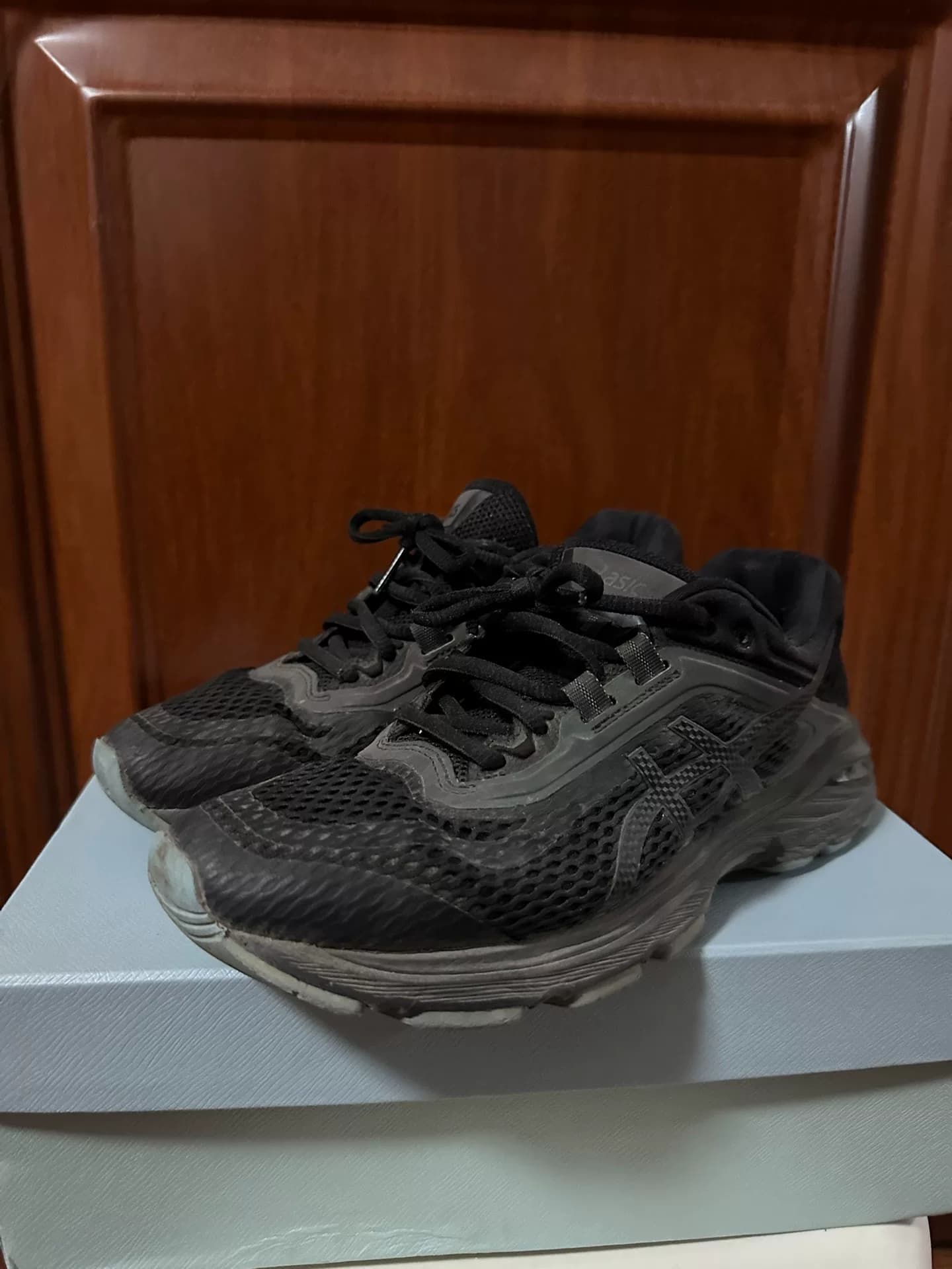 Ультралегкие градиентные кроссовки Asics, размер 38, дышащий дизайн из черной сетки, резиновая подошва, износостойкие и нескользящие