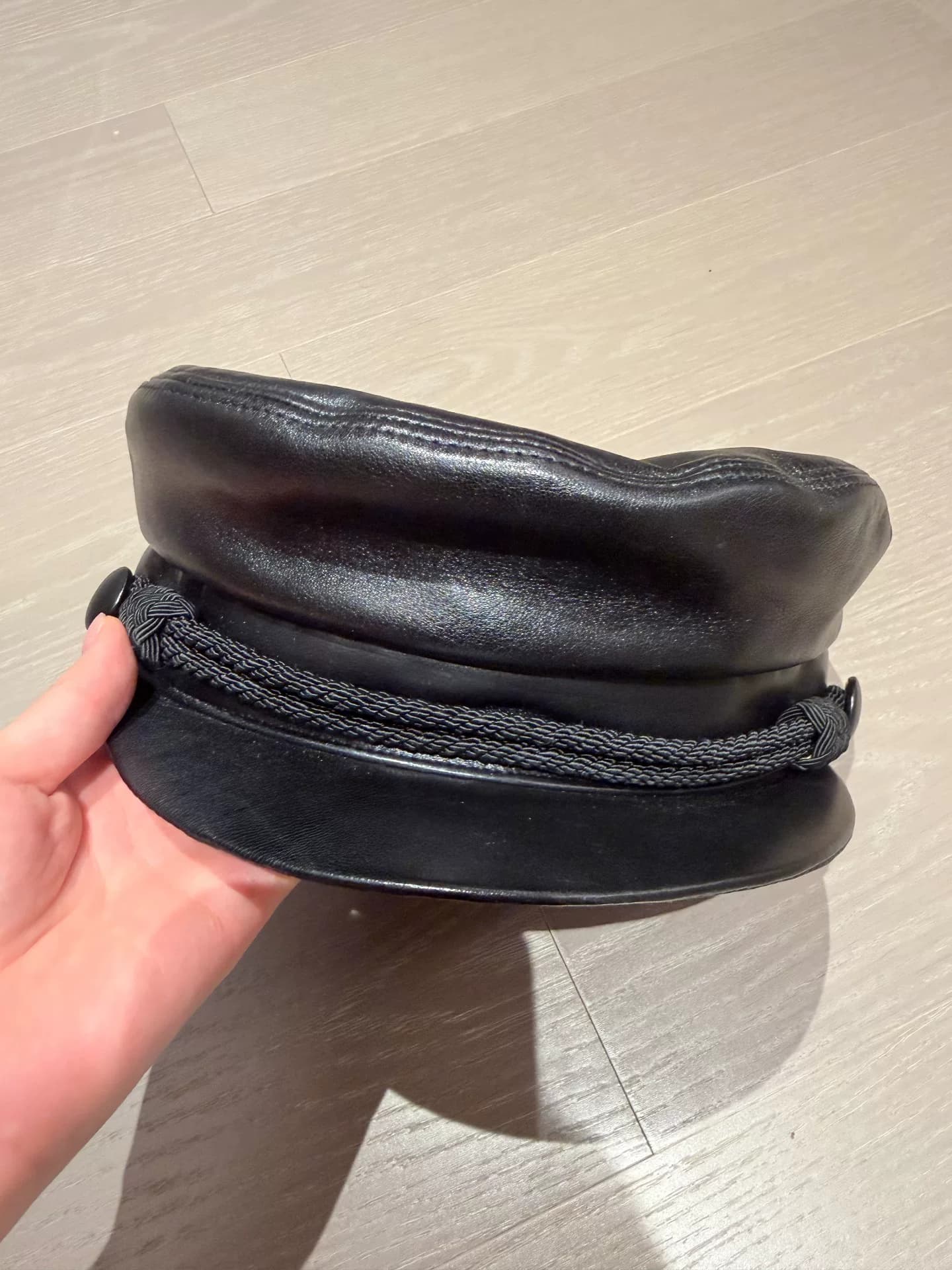 Шляпа газетчика Saint Laurent ysl