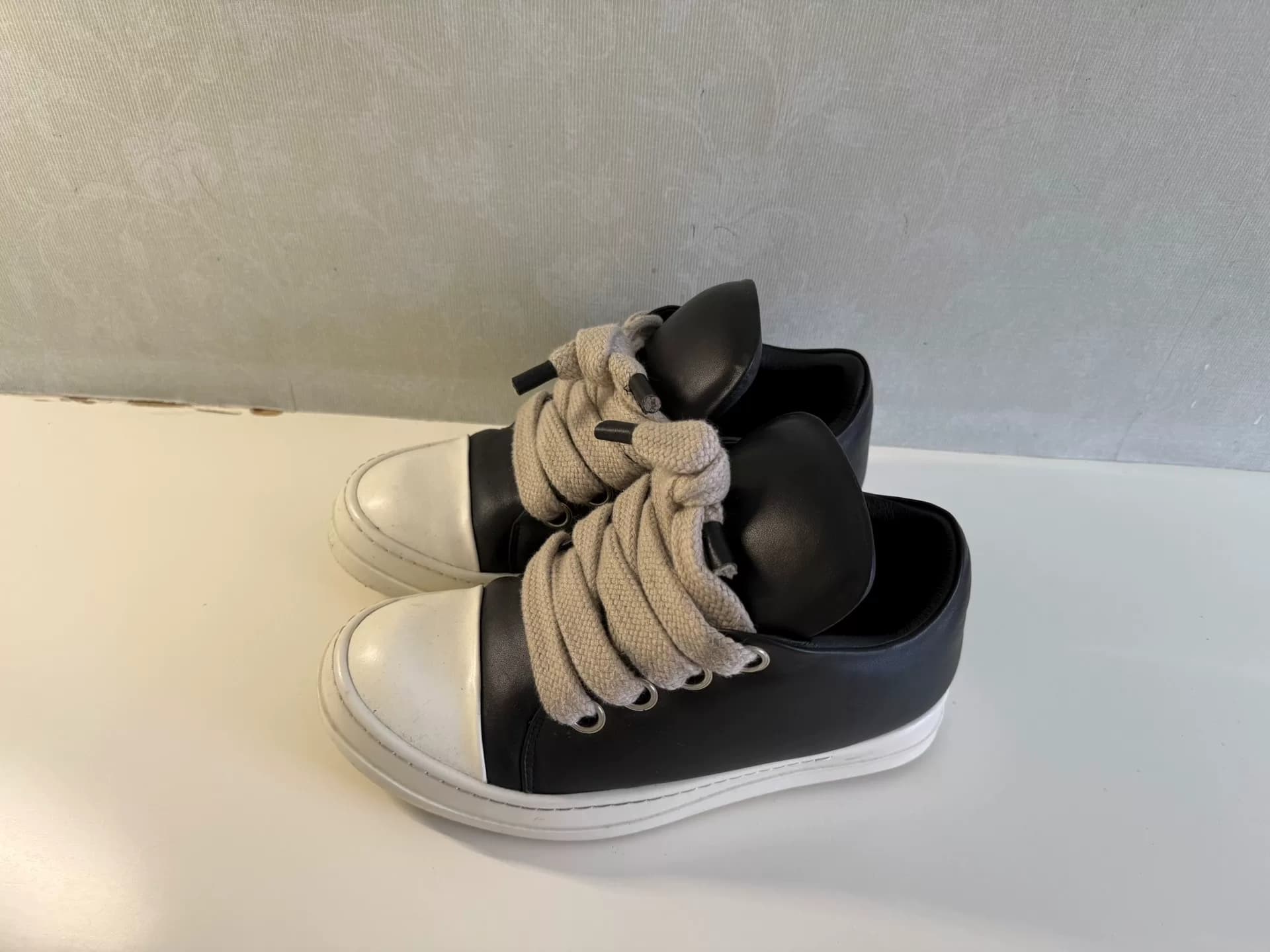 Туфли Rick Owens little fat Ding bread, размер 42, черно-белые в тон, не совсем белые