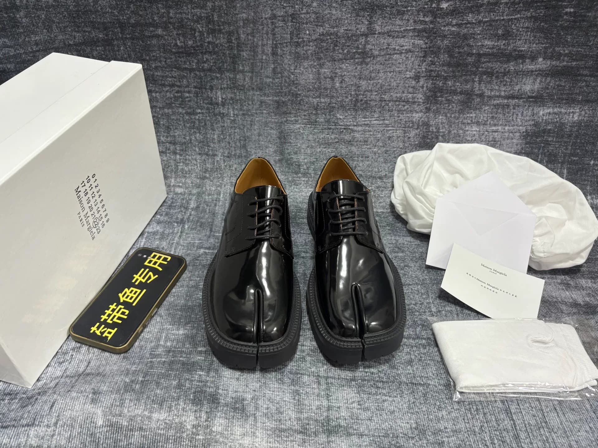 #Maison Margiela MM6 с раздельным носком на толстой подошве увеличенного размера.