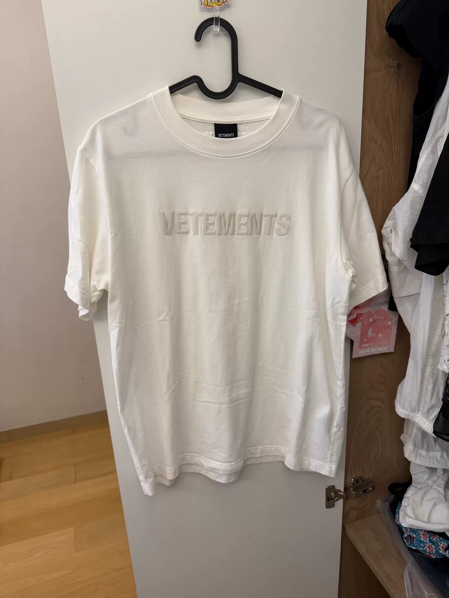 Футболка VETEMENTS с коротким рукавом, белая, размер S, 100% хлопок,