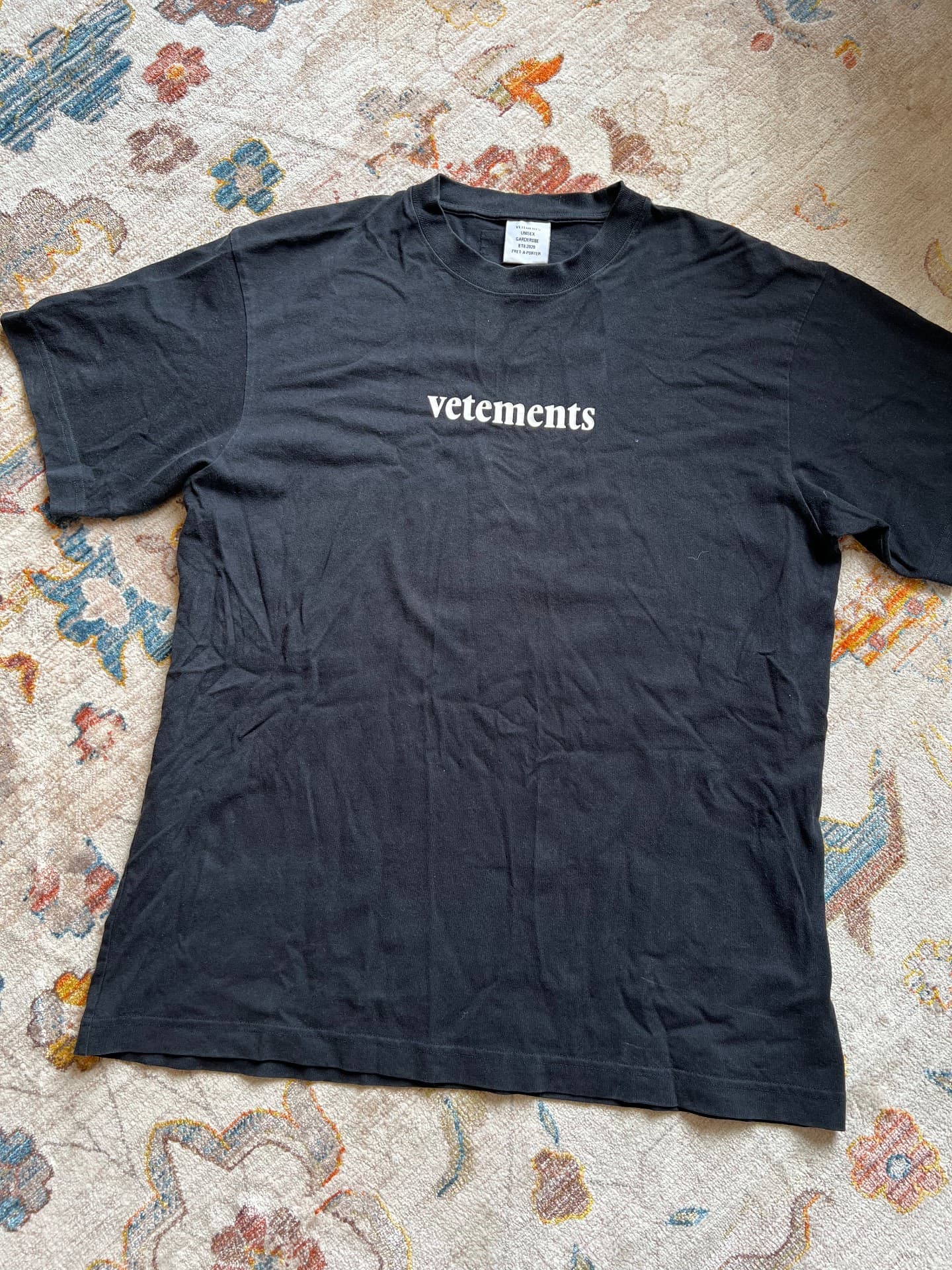 логотип vetements classic был куплен несколько лет назад