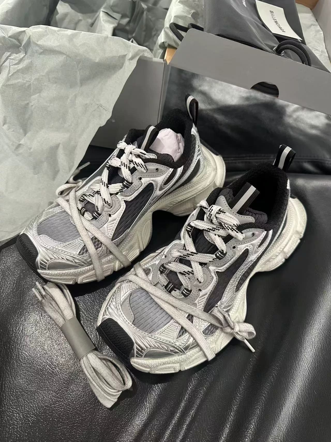 Balenciaga/Balenciaga 3xl серебристо-серый, белый градиентный цвет, новая модель