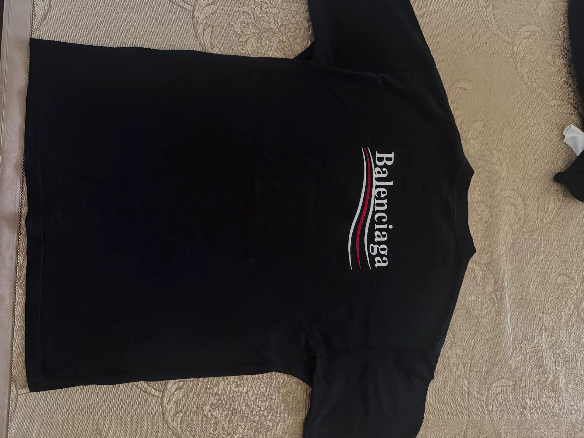 Balenciaga Черная футболка Balenciaga с короткими рукавами, размер M, практически новая
