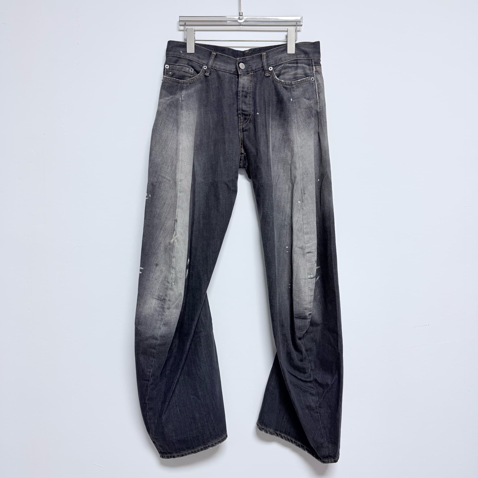Свободные ультрадлинные джинсы Acne SS25 2006F с брызгами чернил, заниженной талией и широкими штанинами